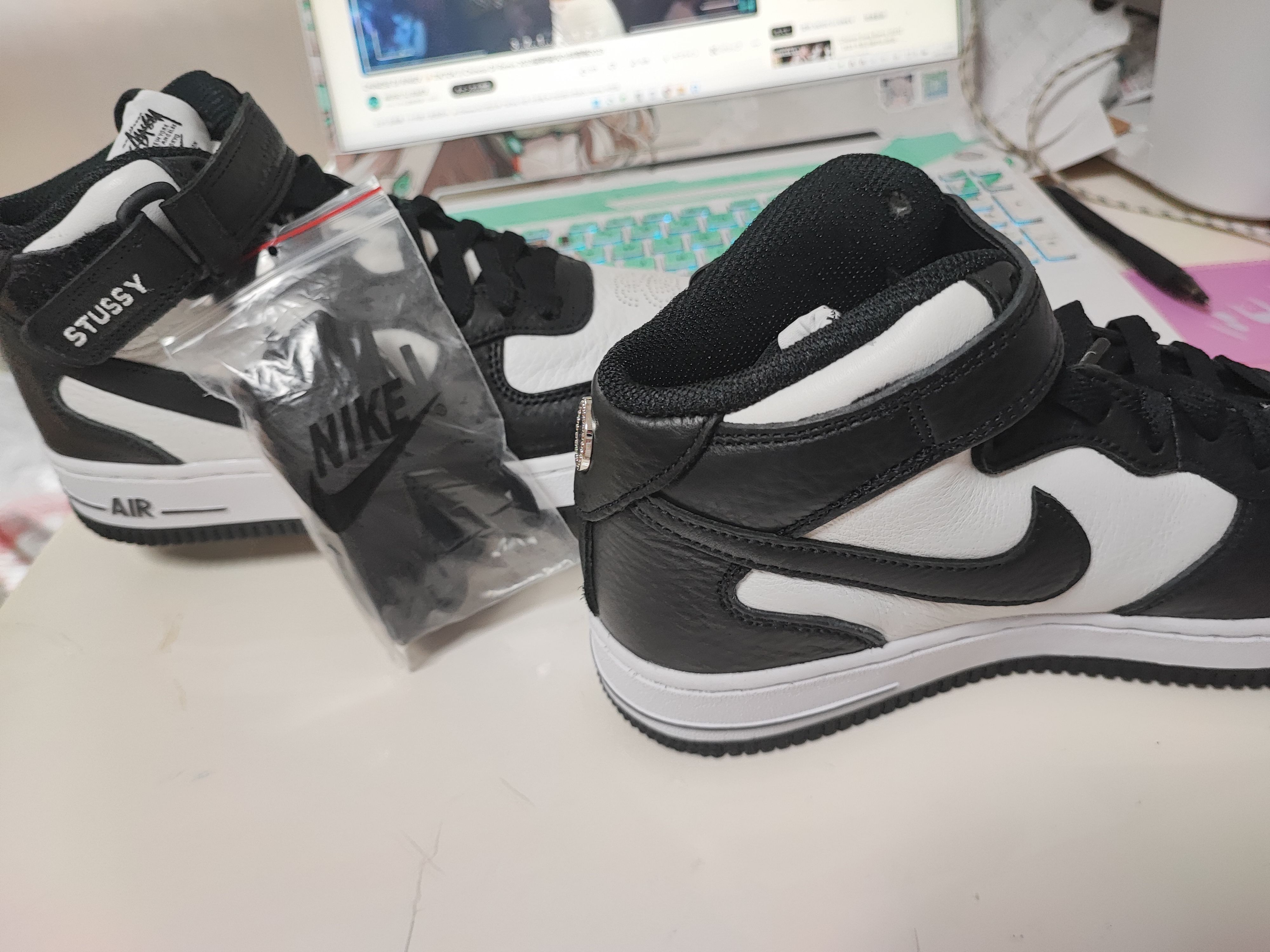 Stussy × Nike Air Force 1 Mid "Black and Light Bone"