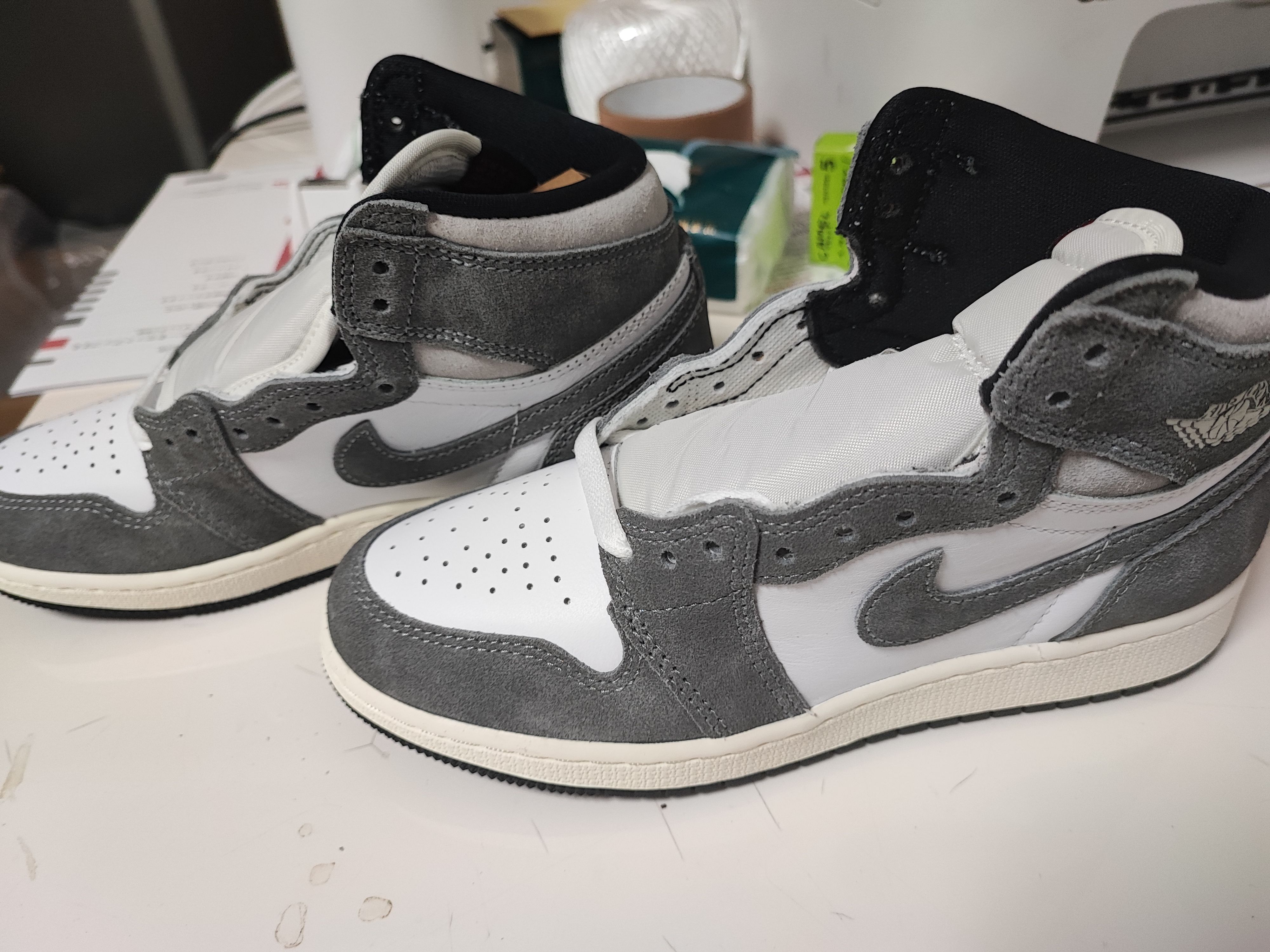 Nike GS Air Jordan 1 Retro High OG "Black and Smoke Grey"