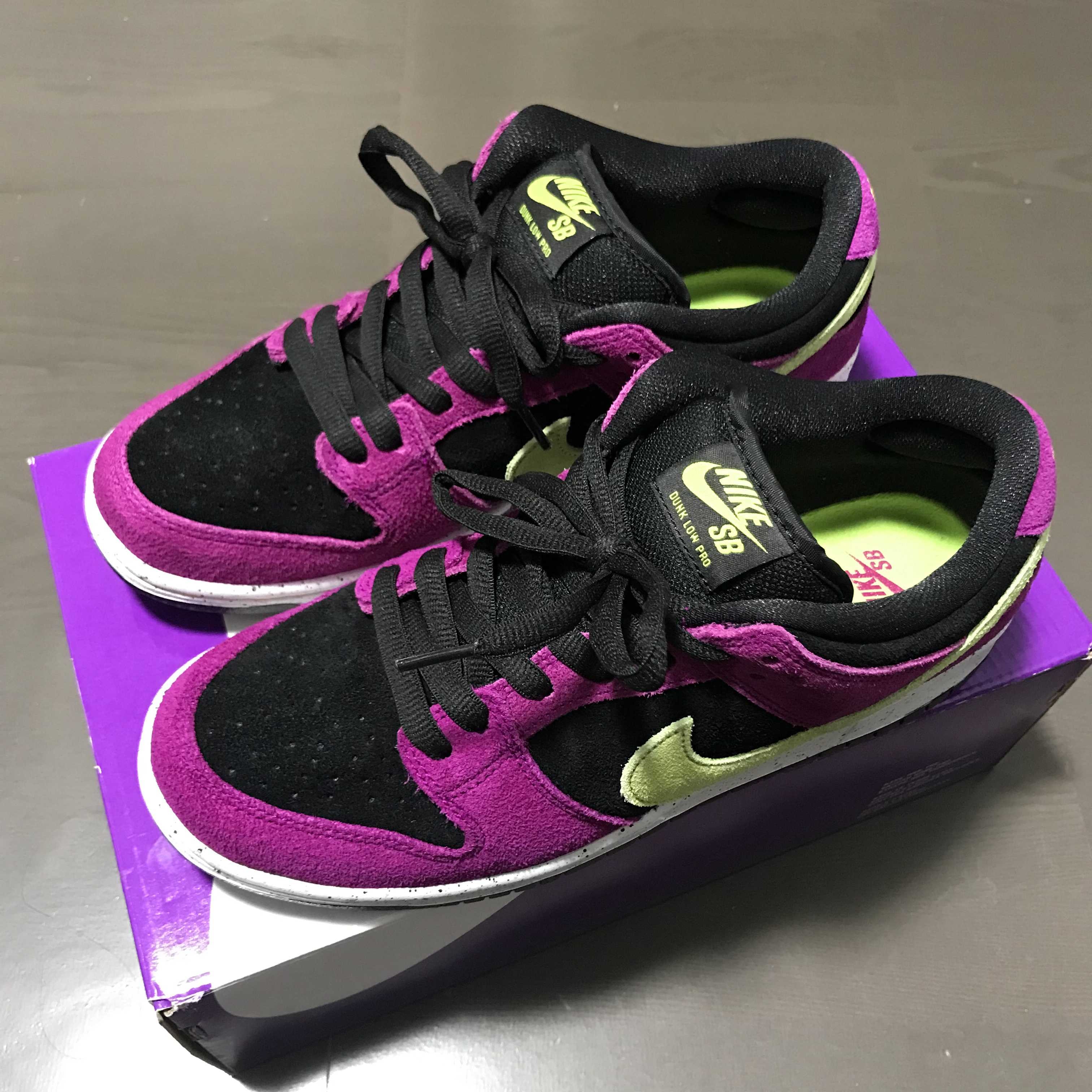 Nike SB Dunk Low "Red Plum"