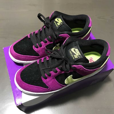 Nike SB Dunk Low "Red Plum"