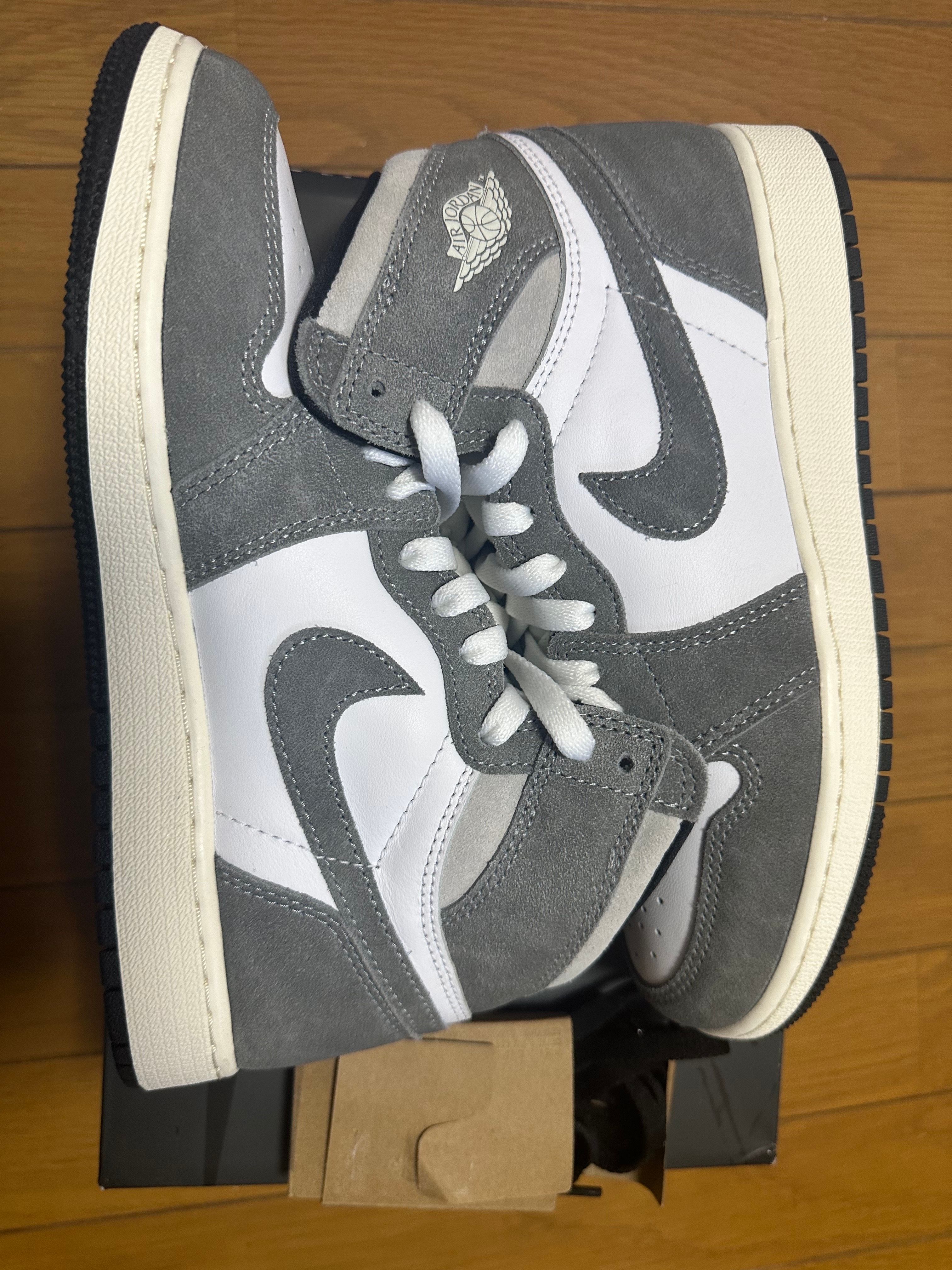 Nike GS Air Jordan 1 Retro High OG "Black and Smoke Grey"
