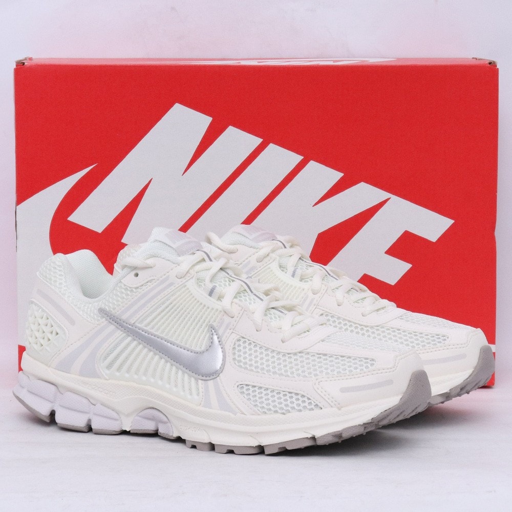 Nike Vomero 5 "Sail/Vast Grey/College Grey/Metallic Silver"