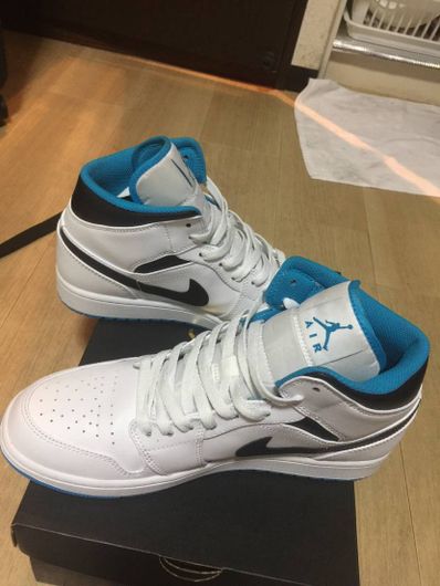 Nike Air Jordan 1 Mid "White/Laser blue"