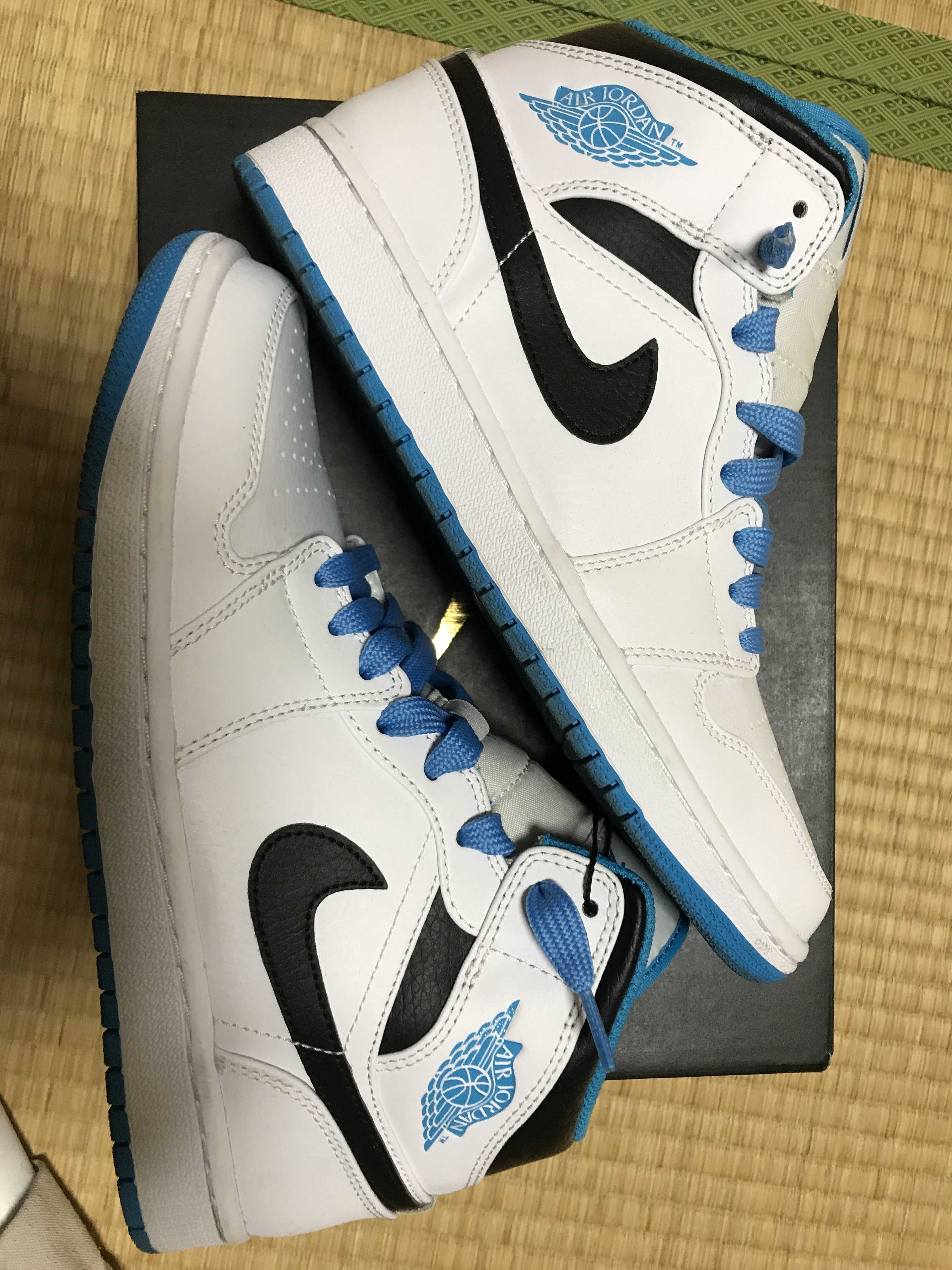 Nike Air Jordan 1 Mid "White/Laser blue"