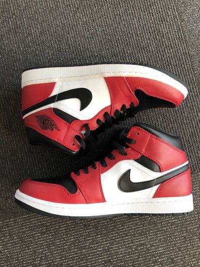 Nike Air Jordan 1 Mid "Chicago Black Toe"