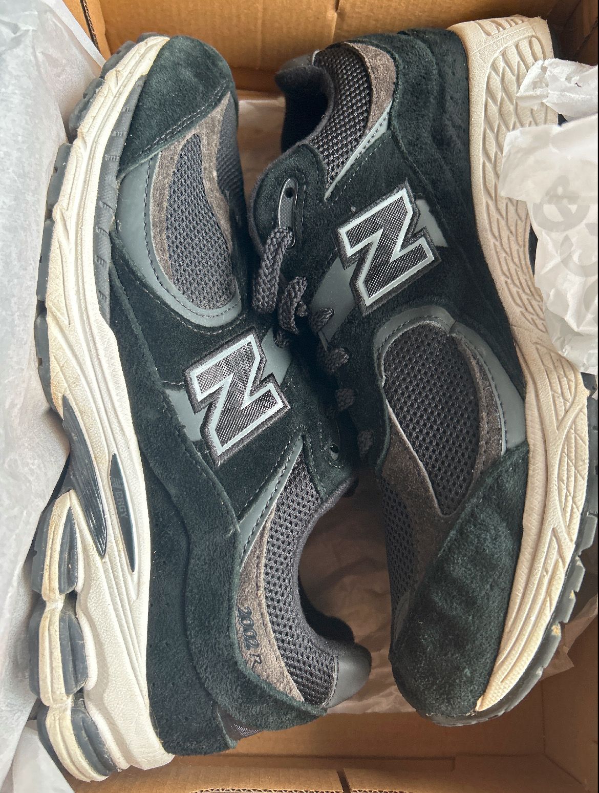 New Balance 2002R "Black Gunmetal"