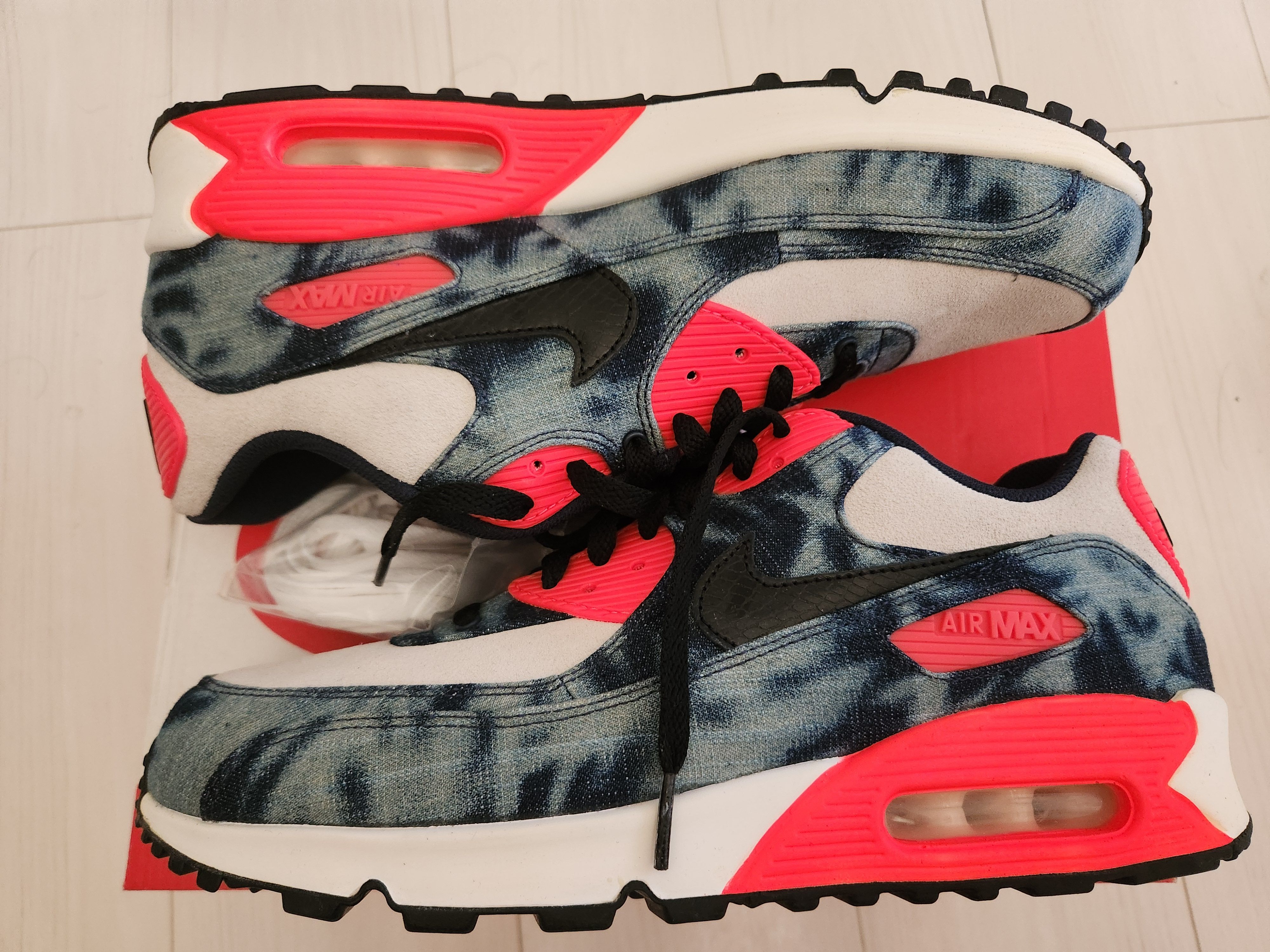 atmos × Nike Air Max 90 "Washed Denim"