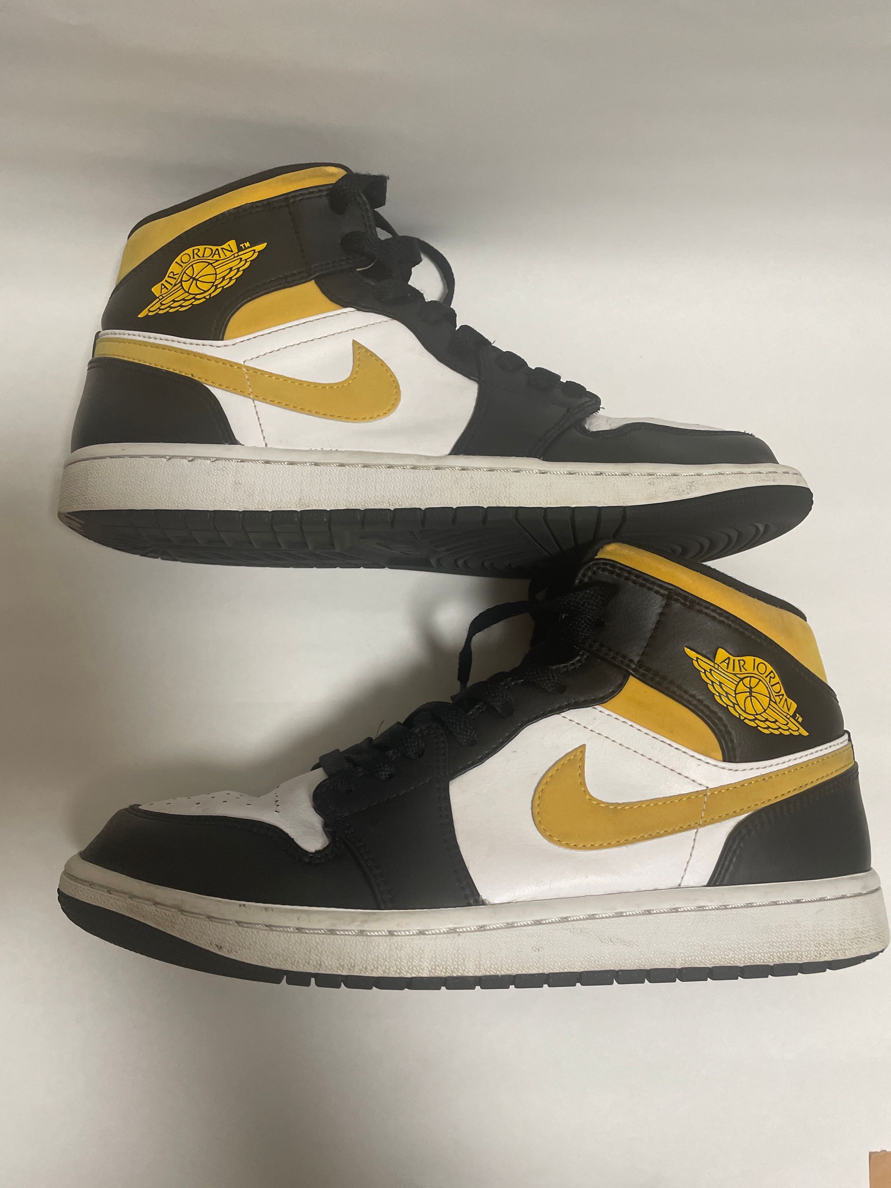 Nike Air Jordan 1 Mid "White/Pollen-Black"