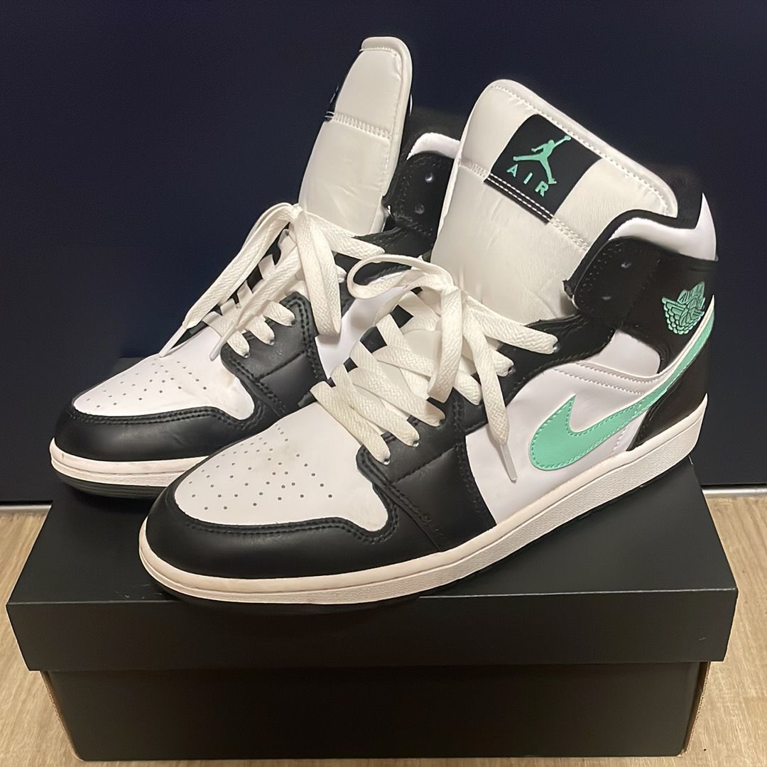 Nike Air Jordan 1 Mid "Green Glow"