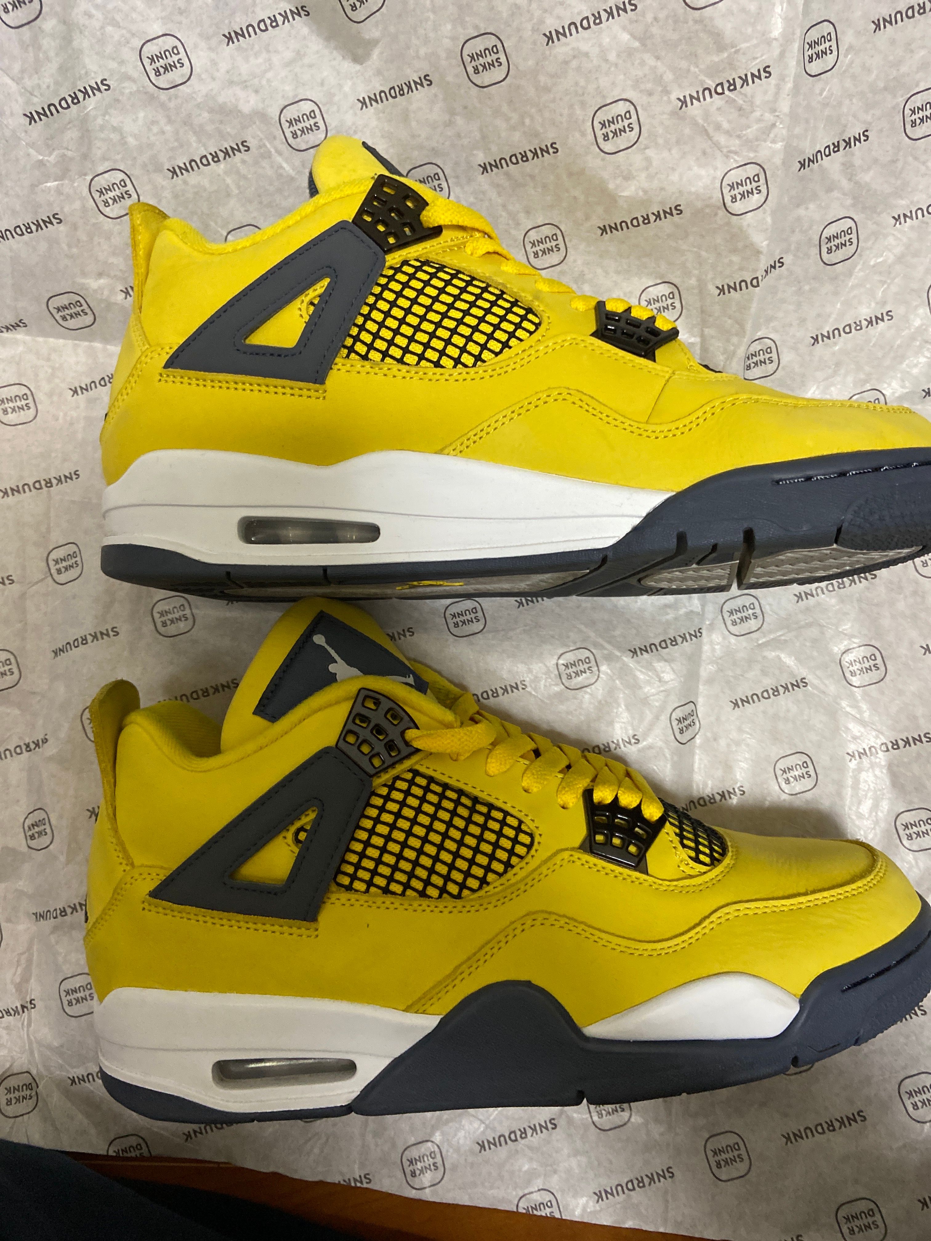 Nike Air Jordan 4 "Tour Yellow"