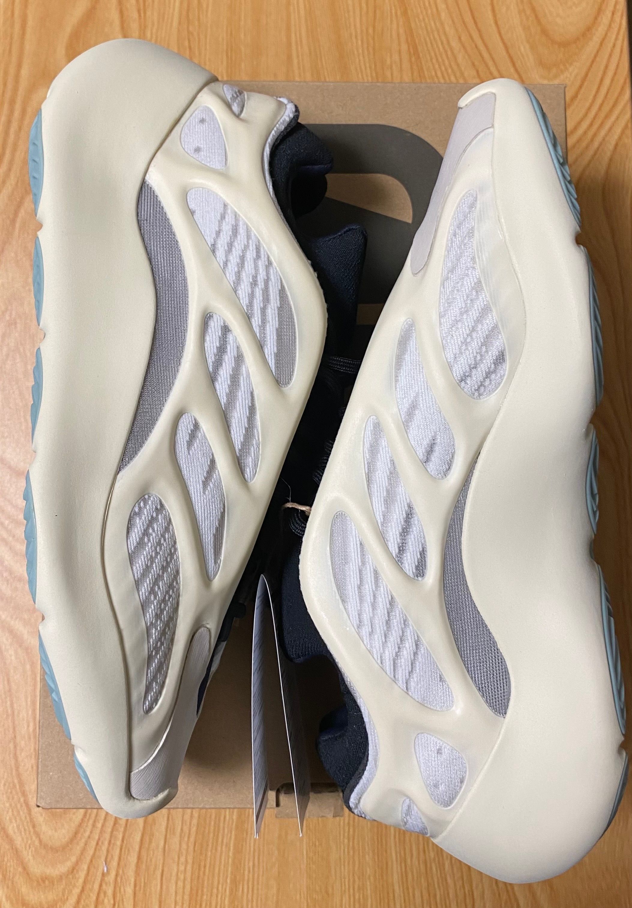 adidas YEEZY 700V3 "Azael"