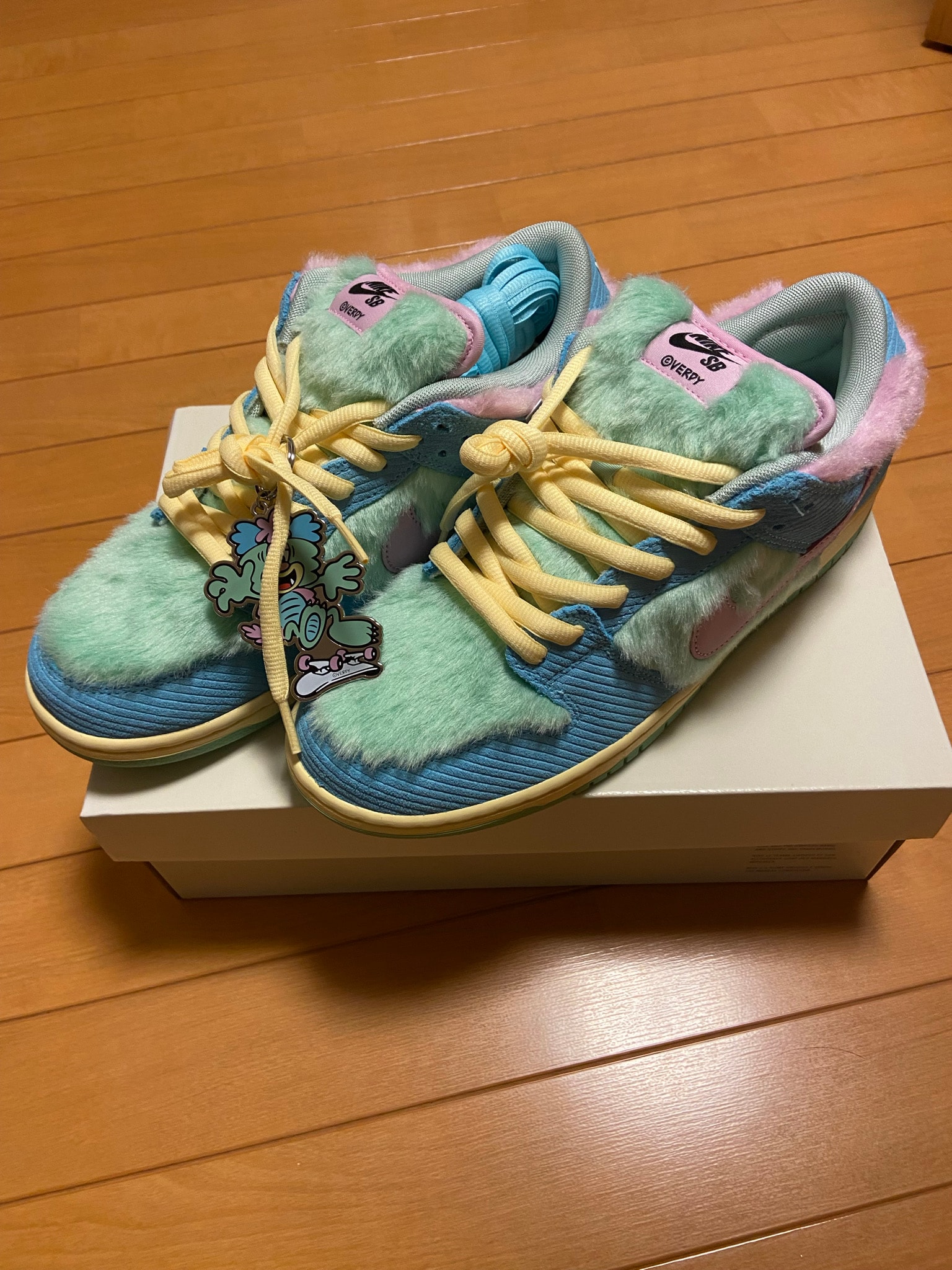 VERDY × Nike SB Dunk Low Pro QS "Visty/Blue Gaze and Enamel Green"