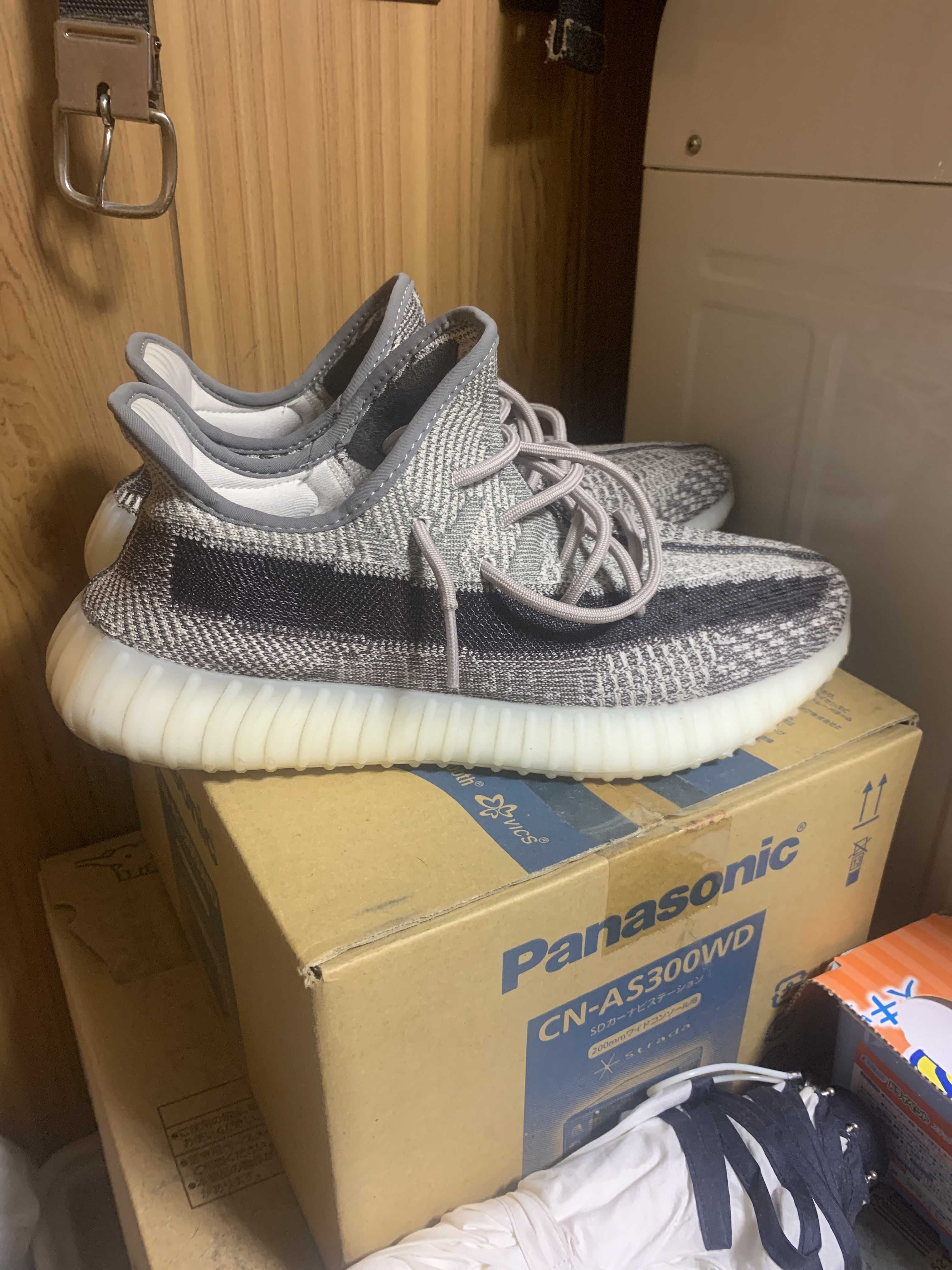 正規店仕入れの イージーブースト350V2 ザイオンADIDAS YEEZY BOOST ...
