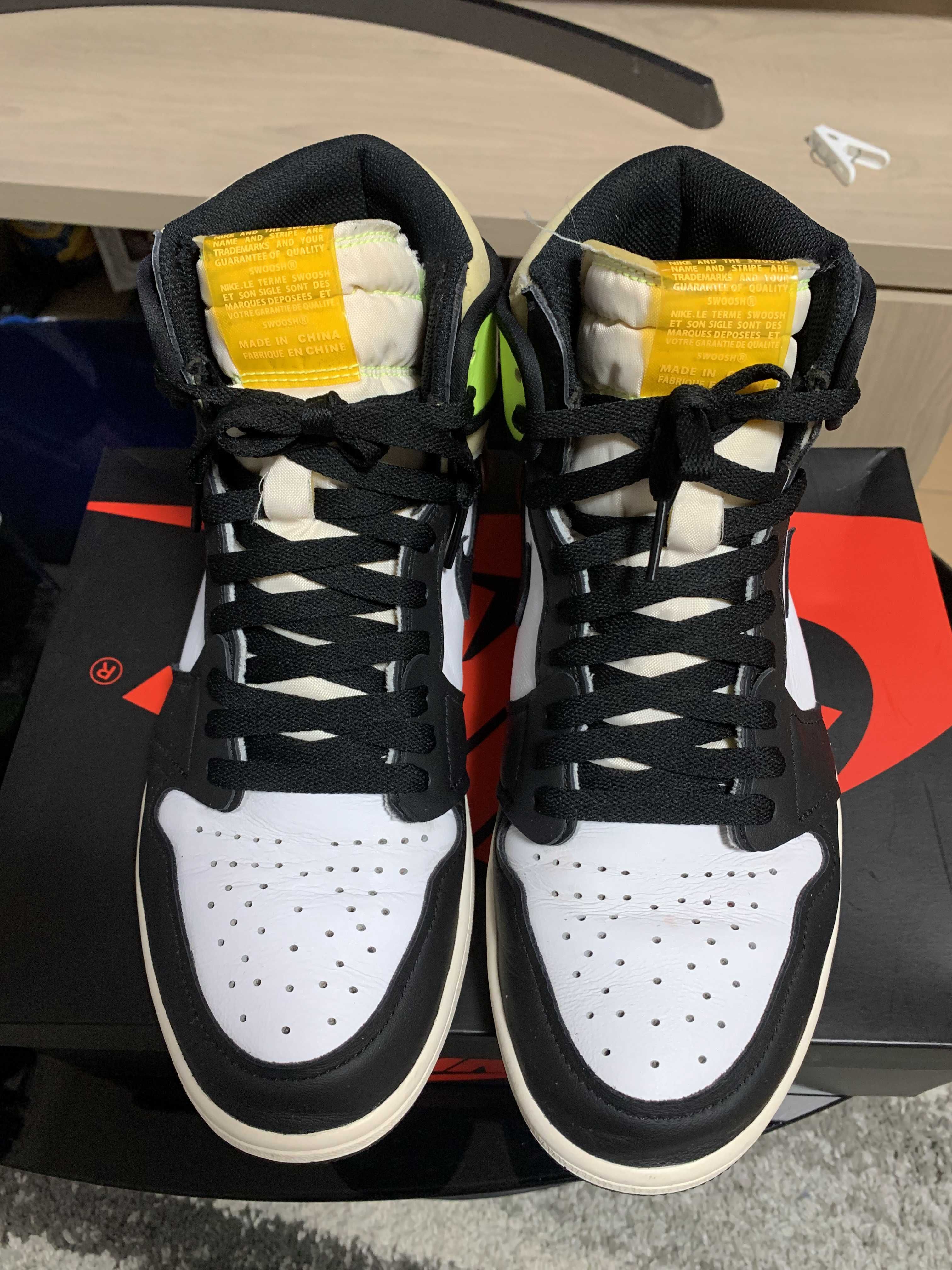 Nike Air Jordan 1 High OG "Volt Gold"
