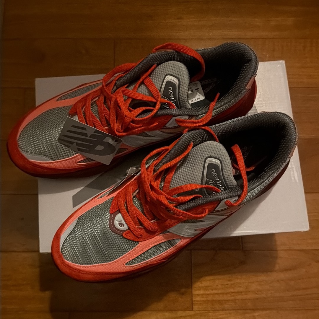 New Balance 990V6 "Community Red"