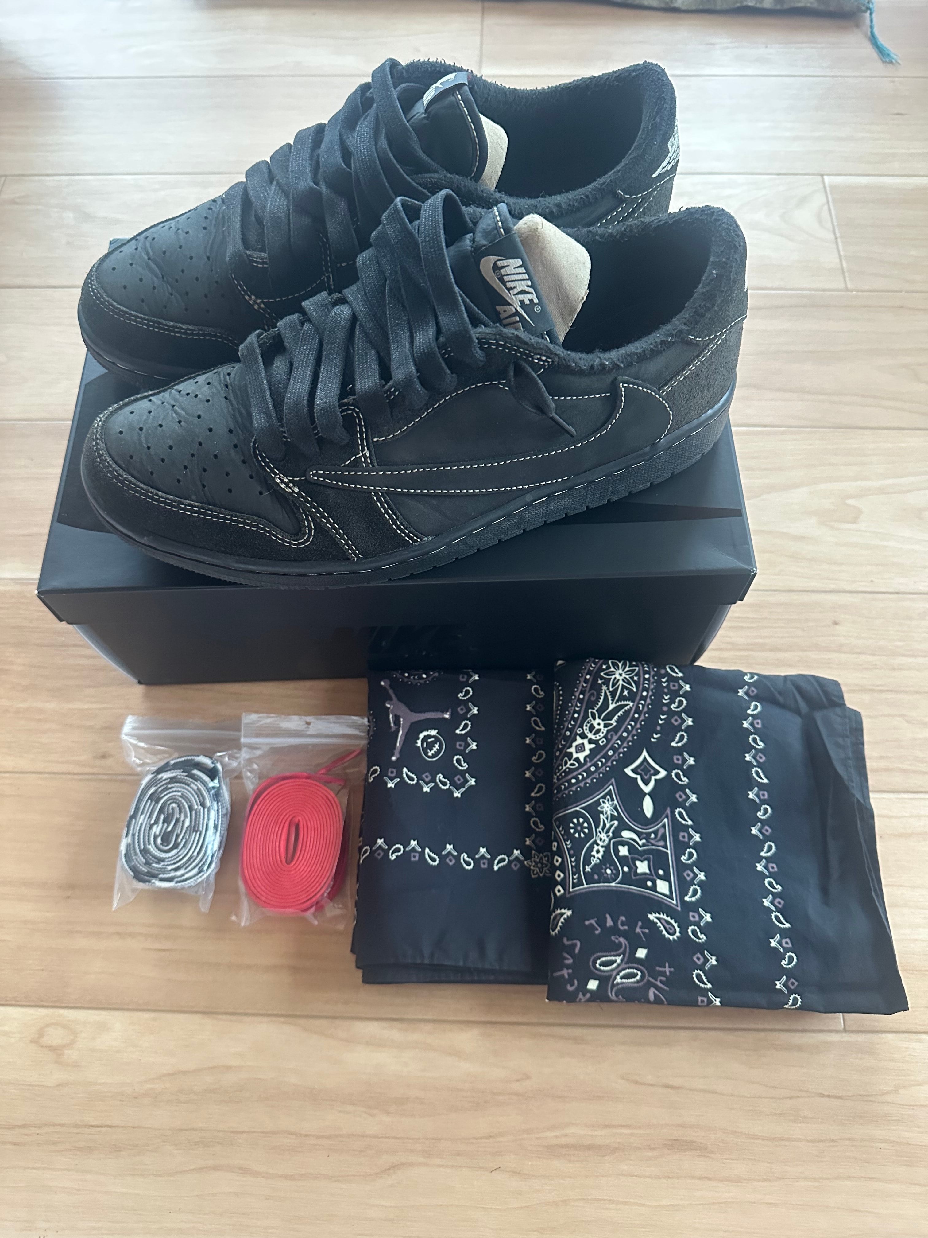 Travis Scott × Nike Air Jordan 1 Low OG SP "Black Phantom"