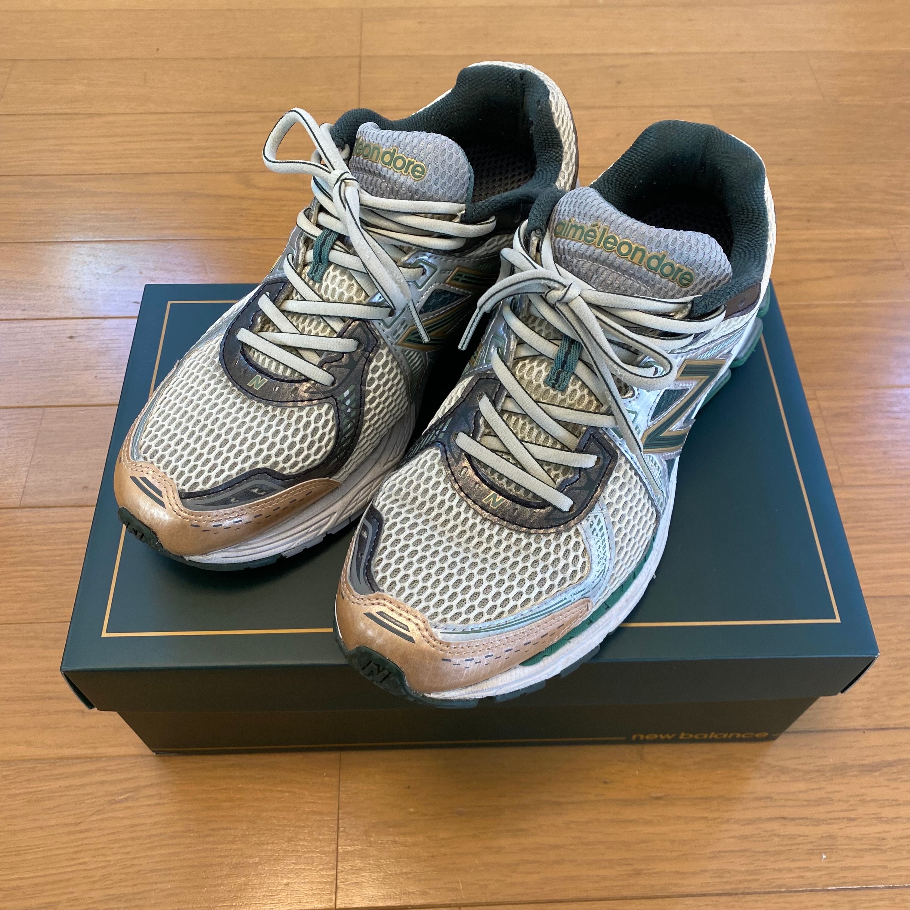 エメレオンドレ × ニューバランス 860V2 "グリーン"