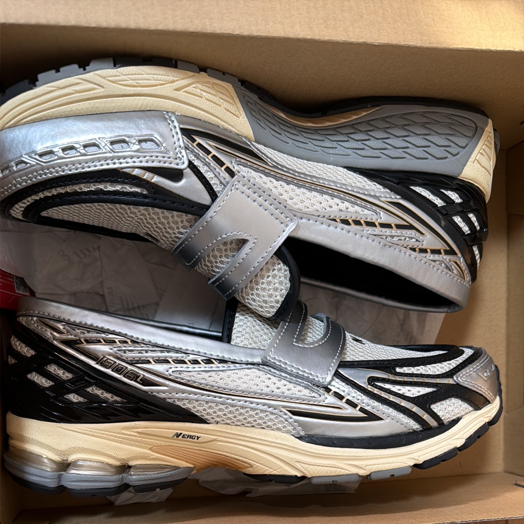 New Balance 1906L "Silver Metallic/Cream"