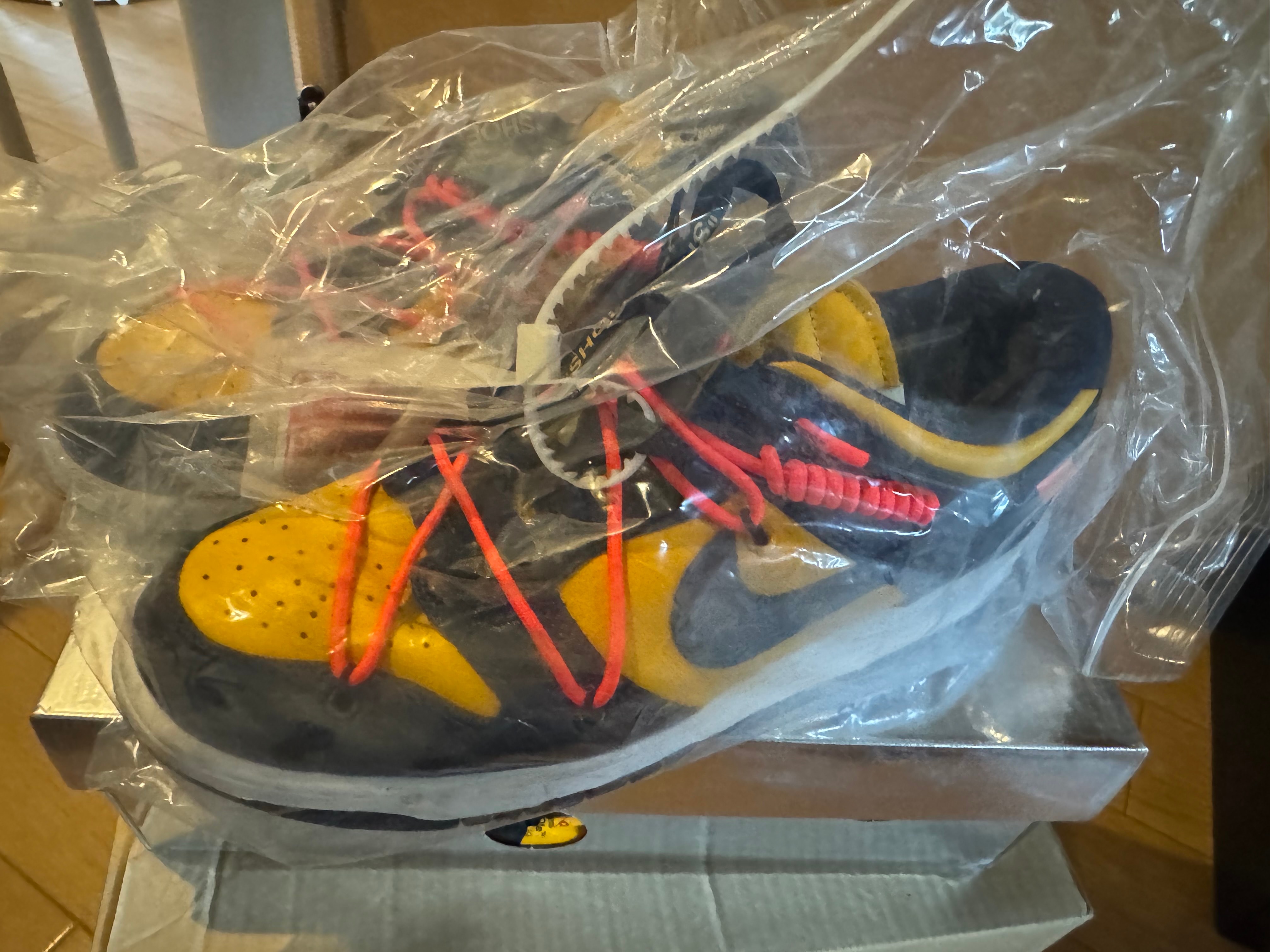 Off-White × Nike Dunk Low  LTHR "University Gold/Midnight Navy/White"