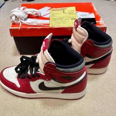 Nike GS Air Jordan 1 High OG "Lost & Found/Chicago"