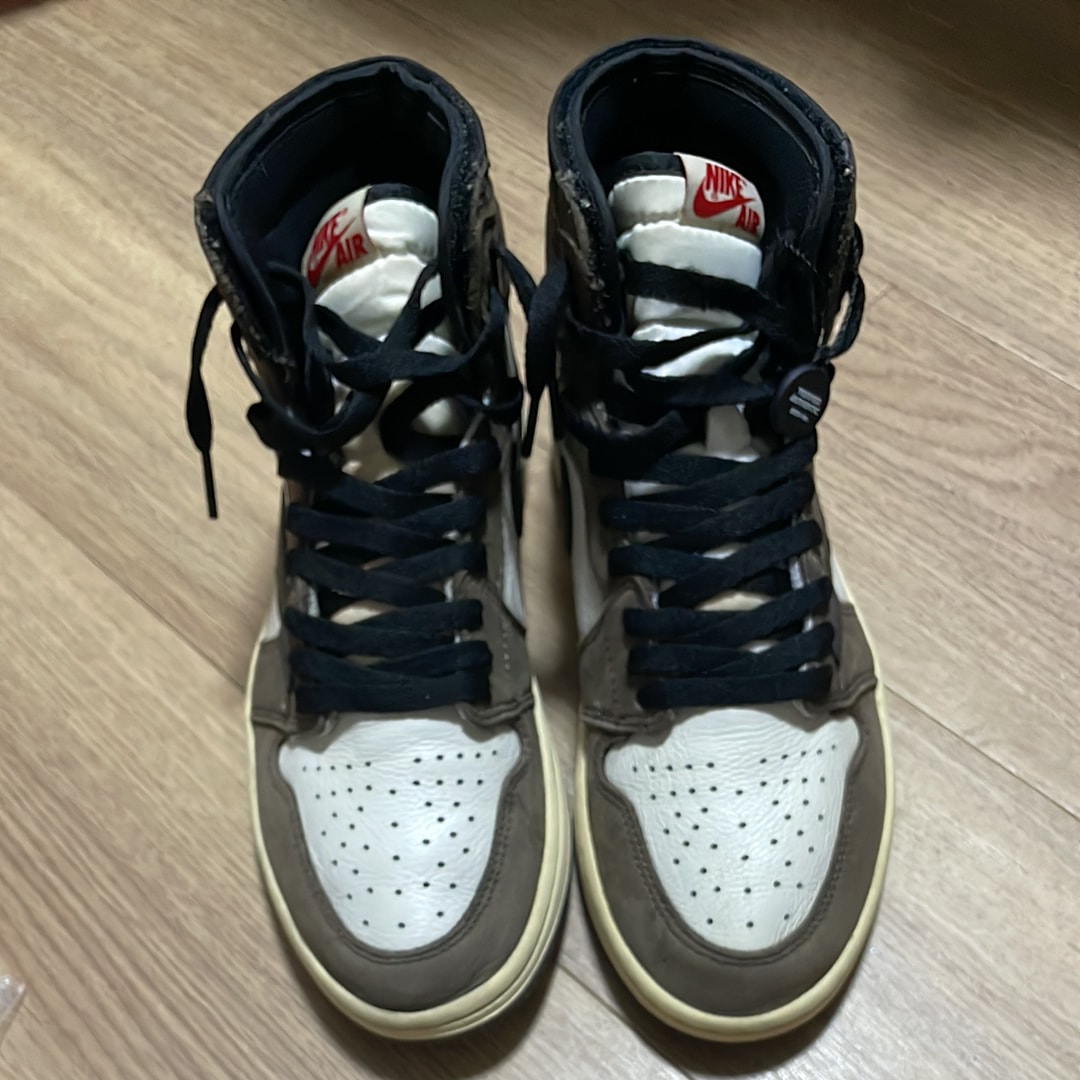 Travis Scott × Nike Air Jordan 1 Retro High OG TS SP "Sail/Dark Mocha"