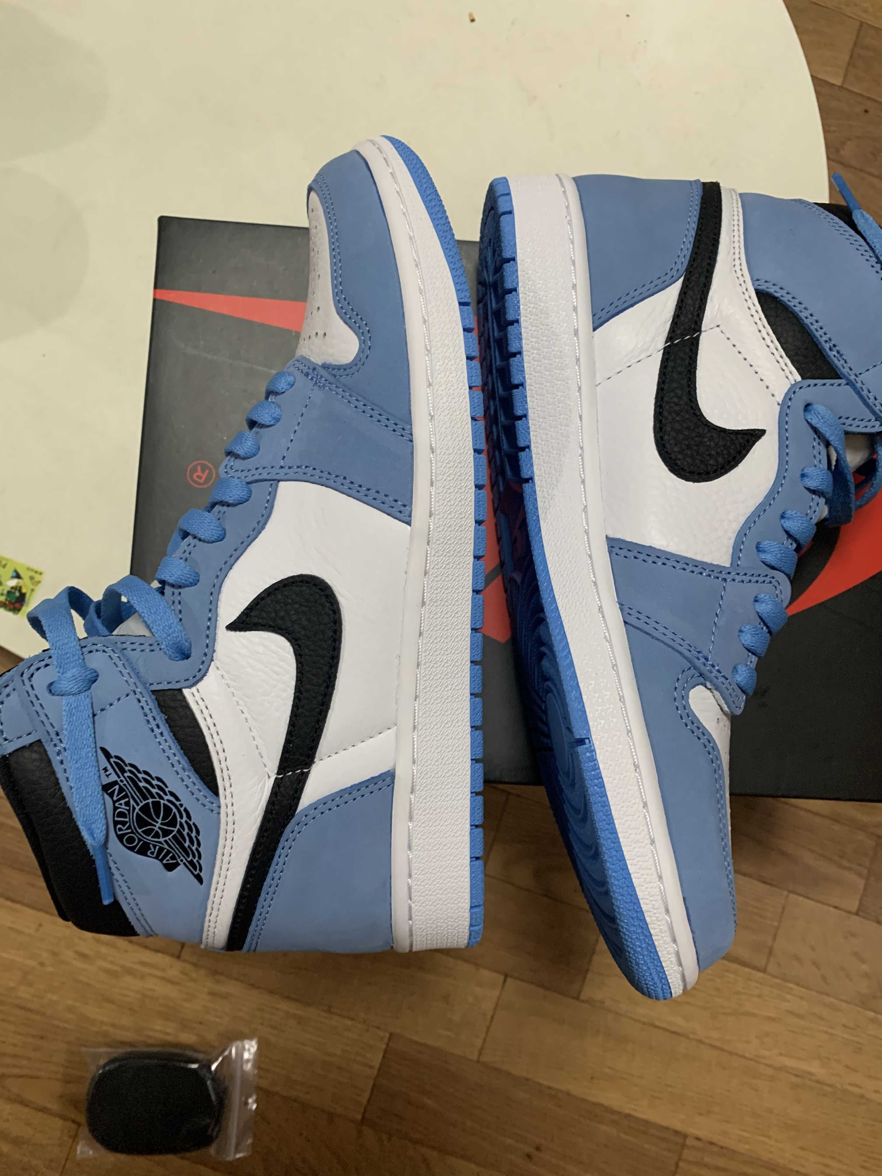 Nike Air Jordan 1 High OG "University Blue"