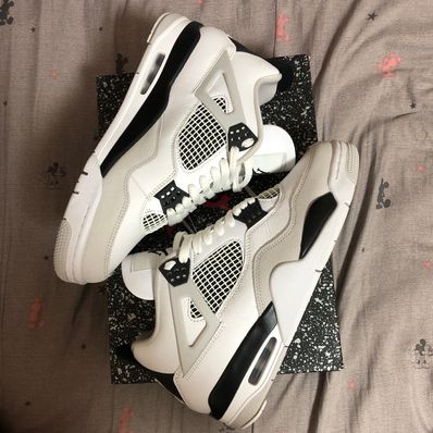 Nike Air Jordan 4 "Military Black"