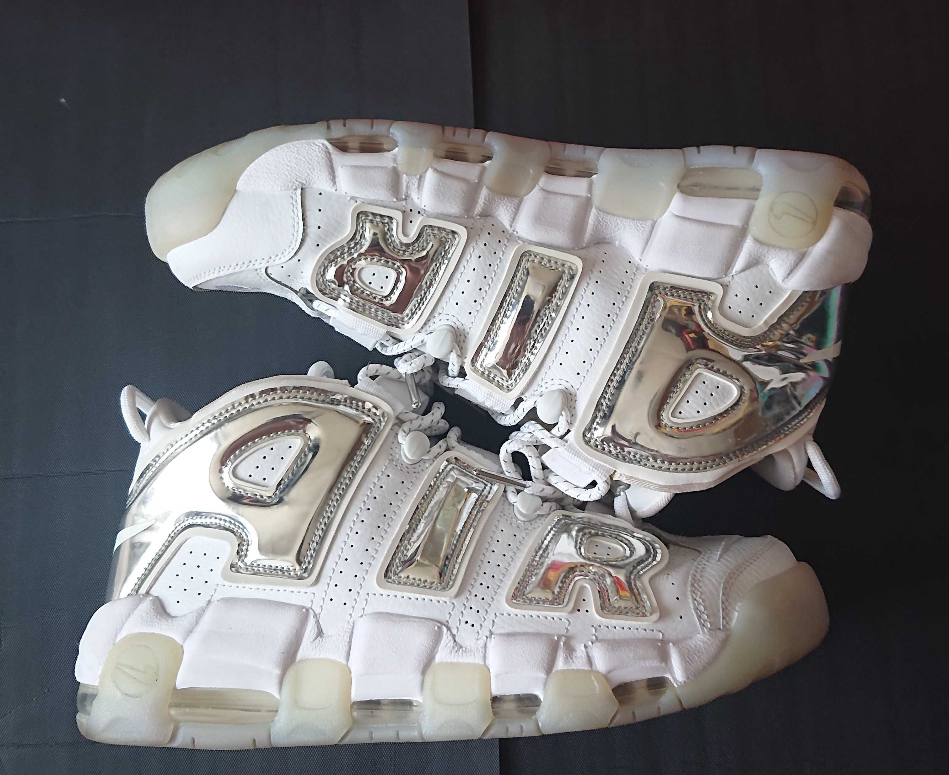 NIKE Women's AIR MORE UPTEMPO CHROME WHITE/SILVER