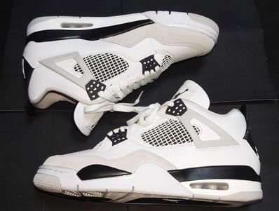Nike Air Jordan 4 "Military Black"