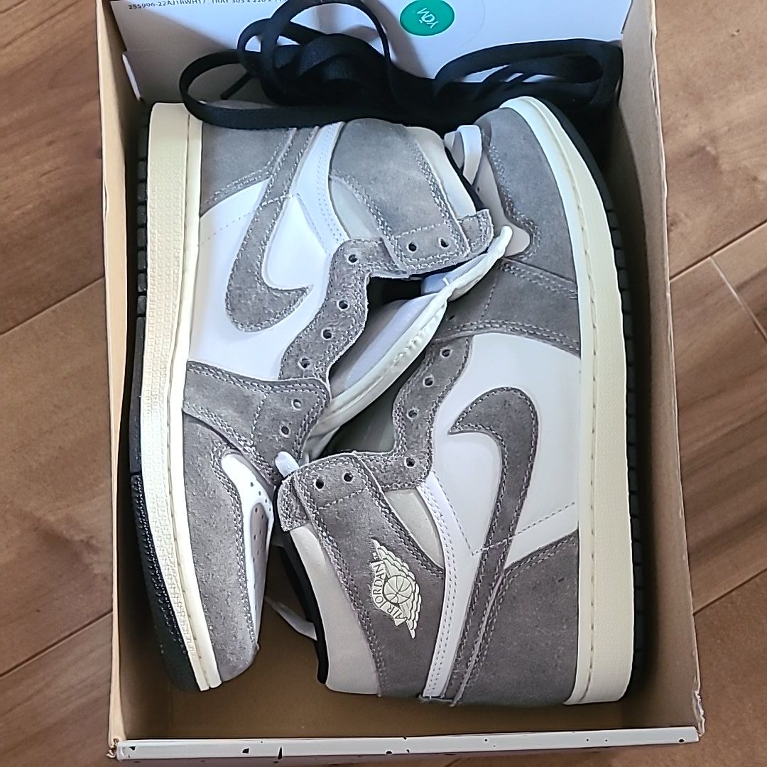 Nike Air Jordan 1 Retro High OG "Black and Smoke Grey"