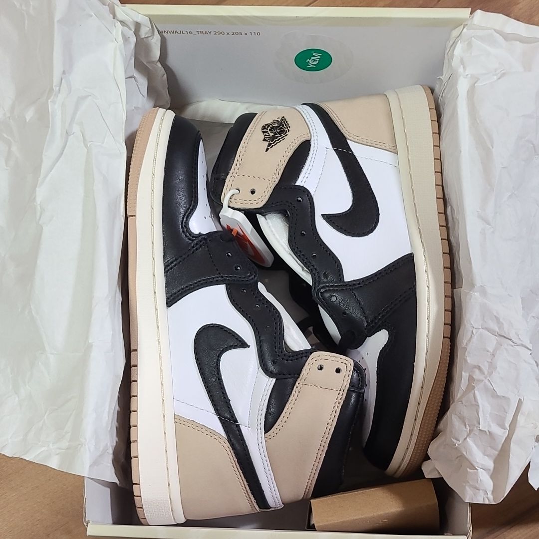 Nike Women's Air Jordan 1 Retro High OG "Latte"