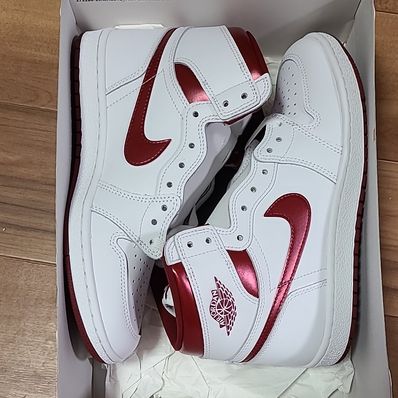Nike Air Jordan 1 High '85 "Metallic Burgundy"