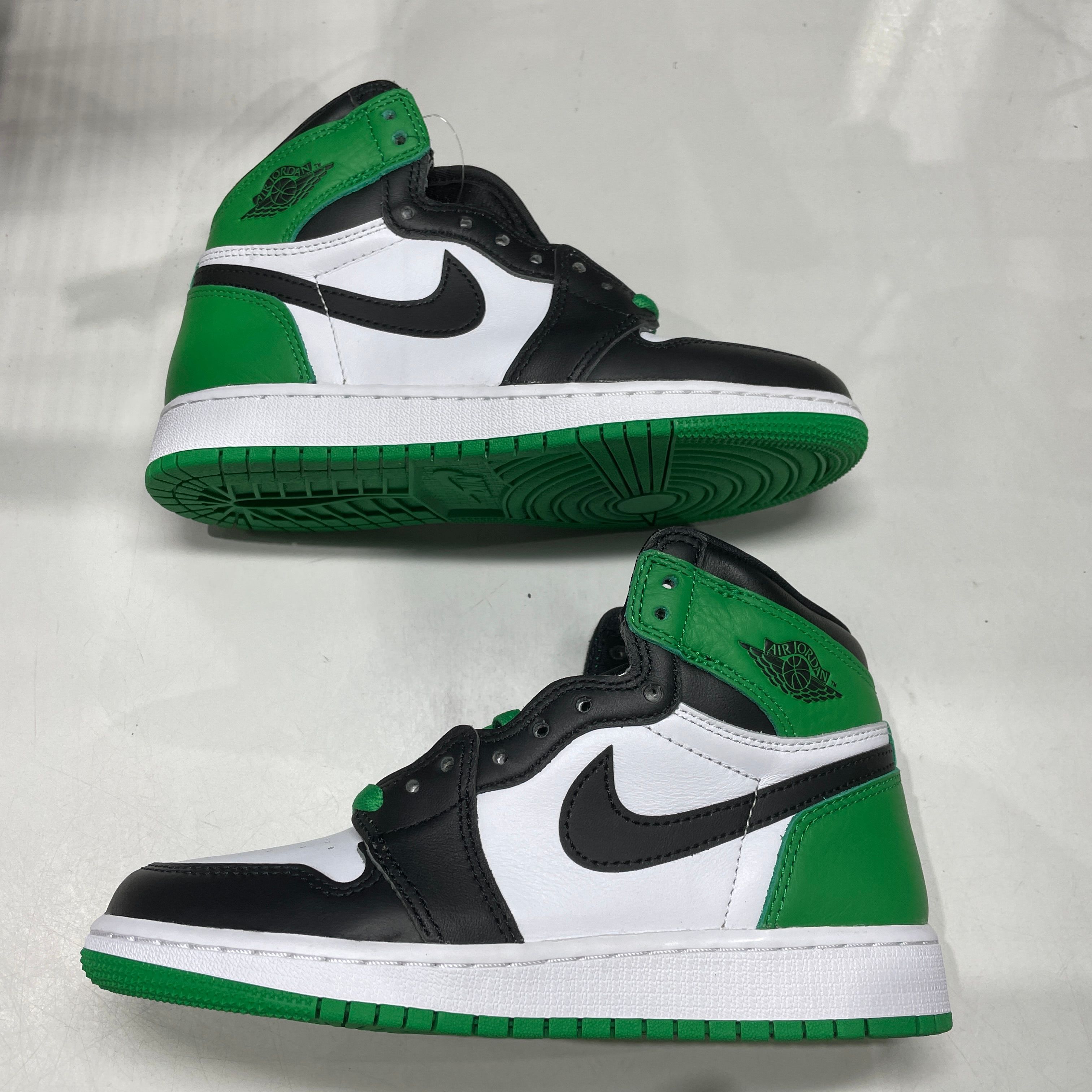 Nike GS Air Jordan 1 Retro High OG "Celtics/Black and Lucky Green" (2023)
