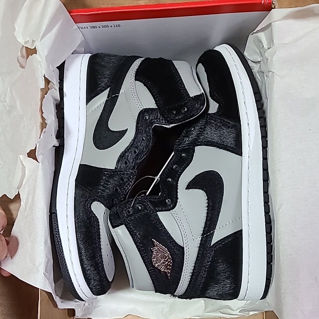 Nike Women's Air Jordan 1 Retro High OG "Medium Grey"