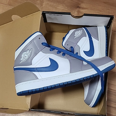 Nike Air Jordan 1 Mid "True Blue"