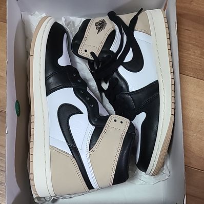 Nike Women's Air Jordan 1 Retro High OG "Latte"