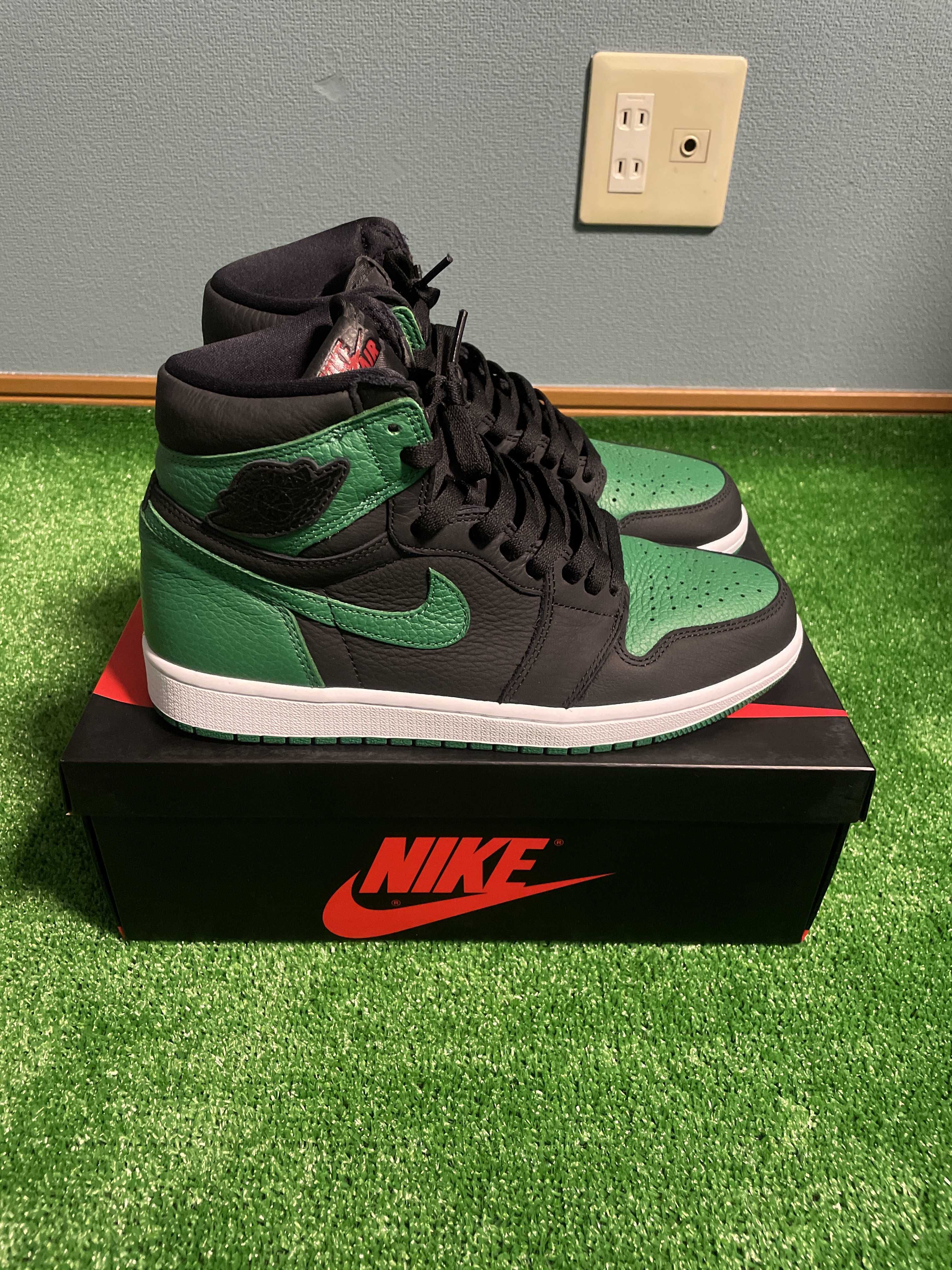 Nike Air Jordan 1 Retro High OG "Black/Pine Green" (2020)      