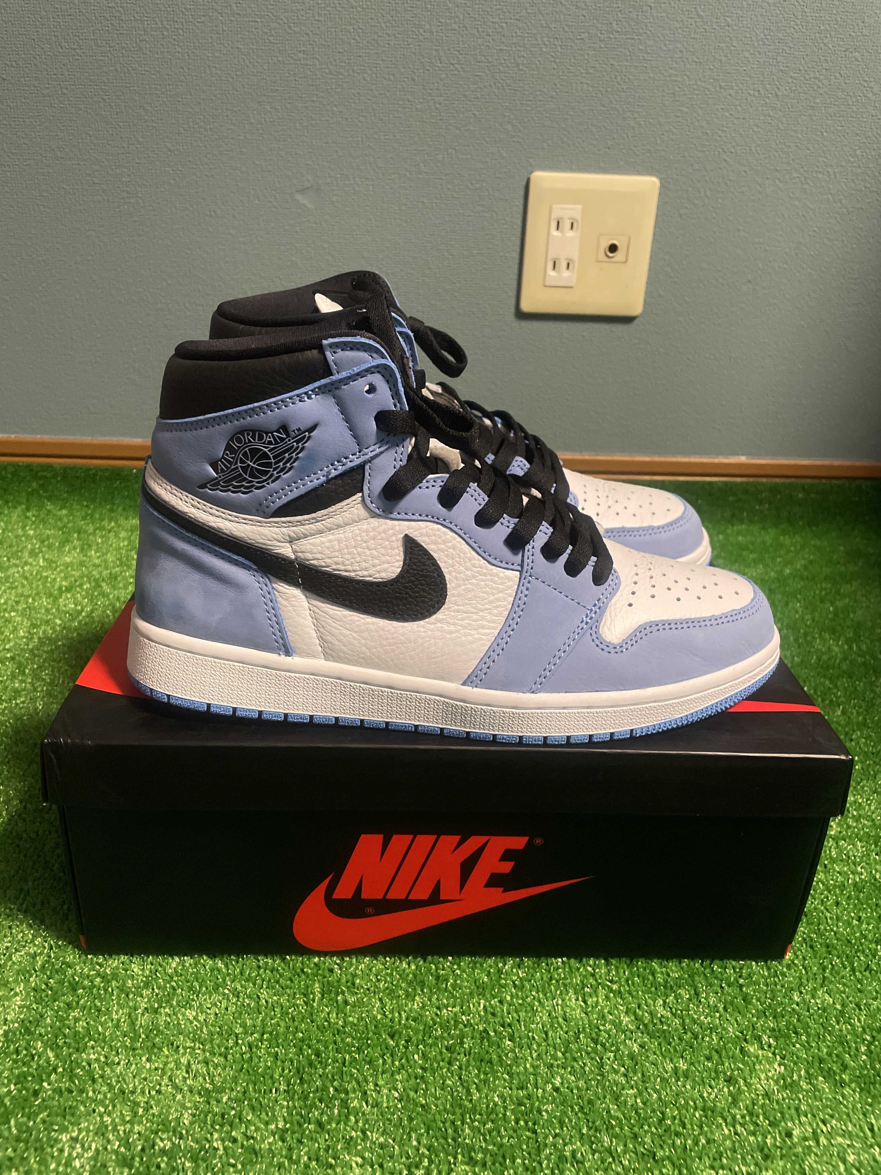 Nike Air Jordan 1 High OG "University Blue"