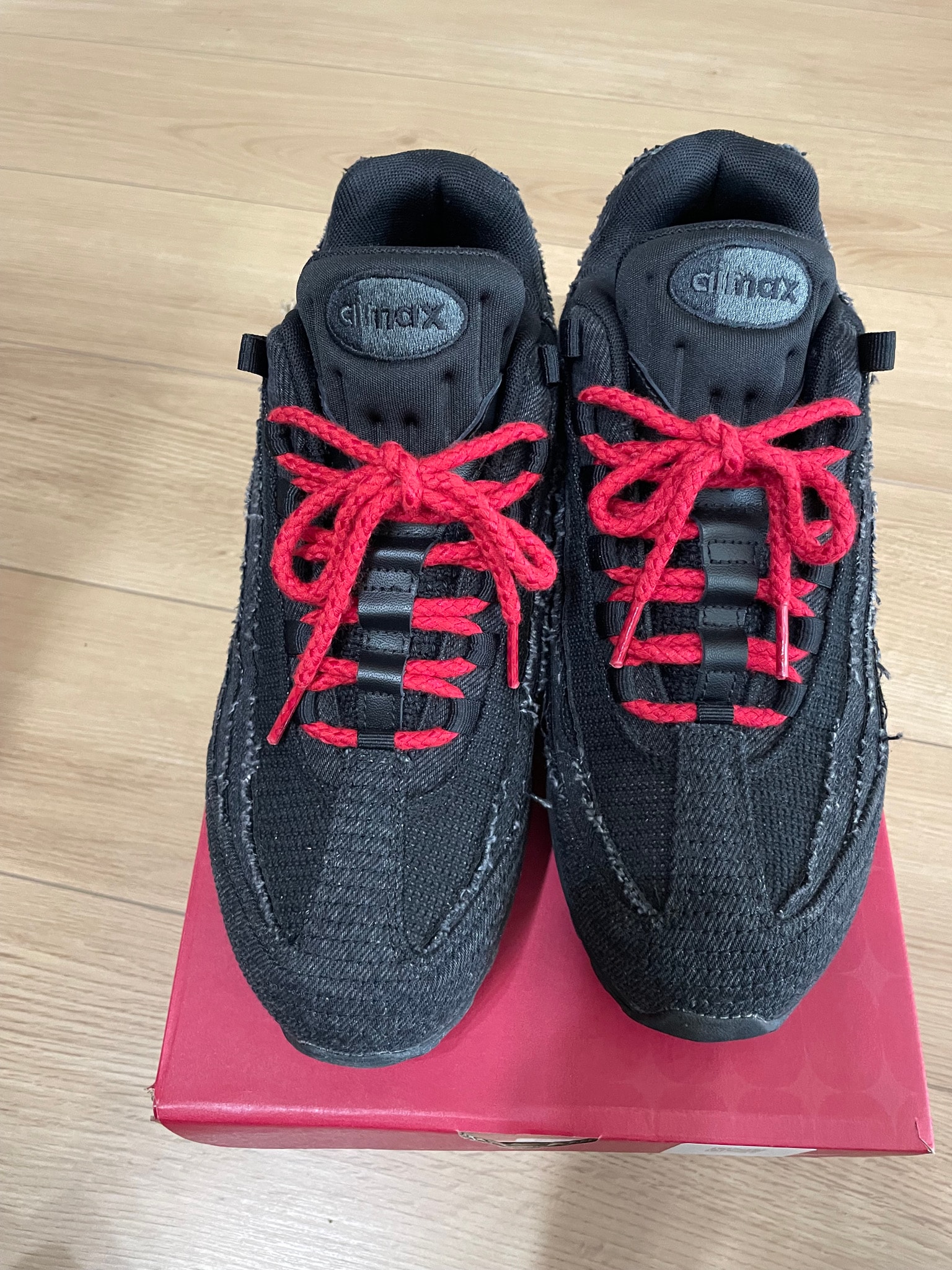 Levi's × Nike Air Max 95 OG "Denim Black"