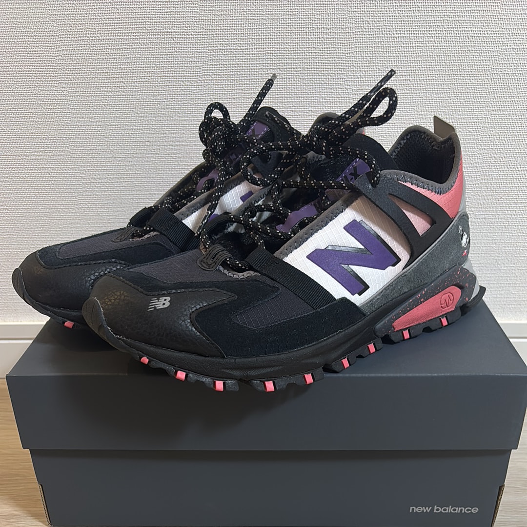 アトモス × ステイプル × ニューバランス エックスレーサー "クロウ&ピジョン"