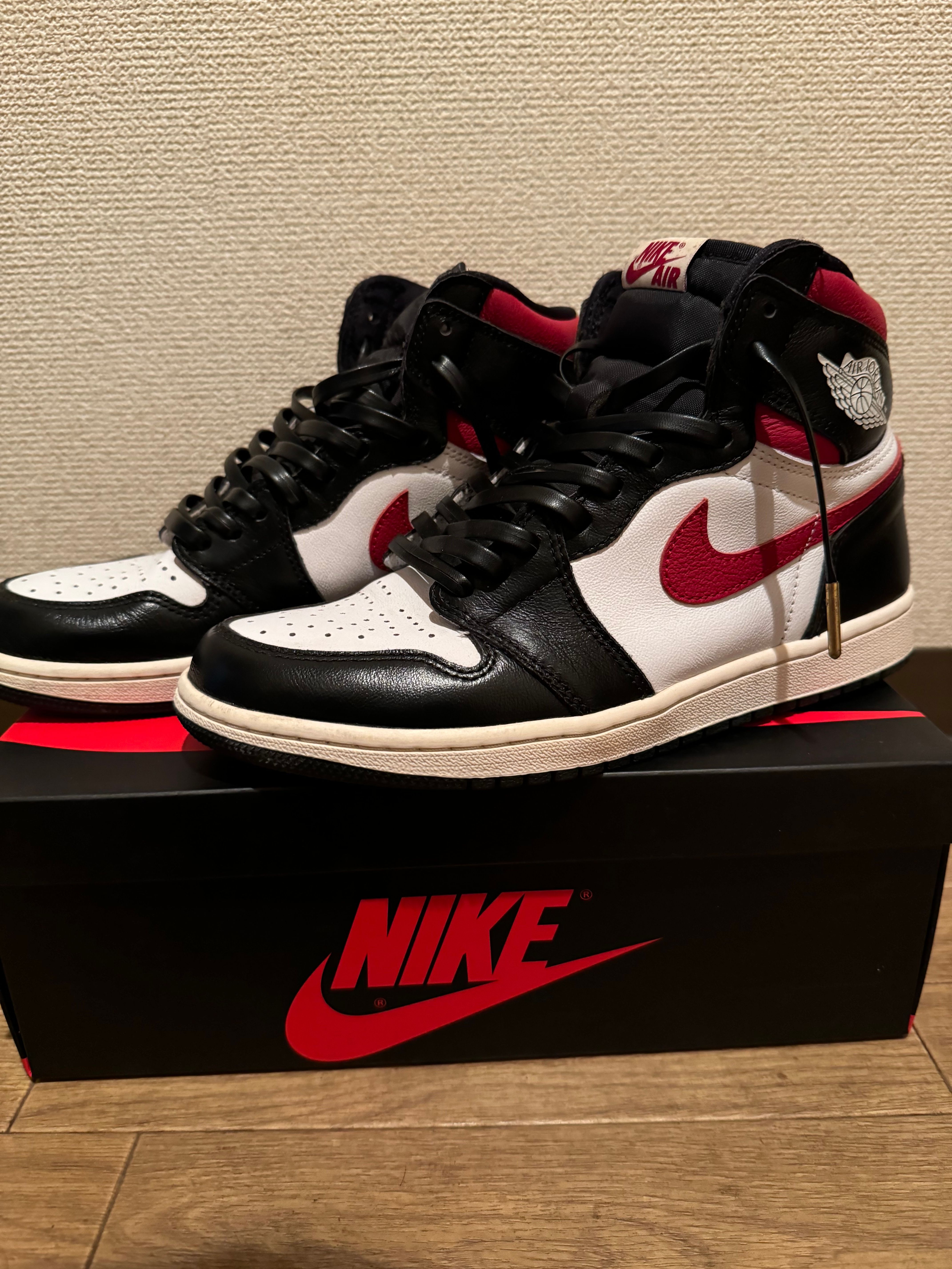 Nike Air Jordan 1 Retro High "Black/White/Sail/Gym Red"    