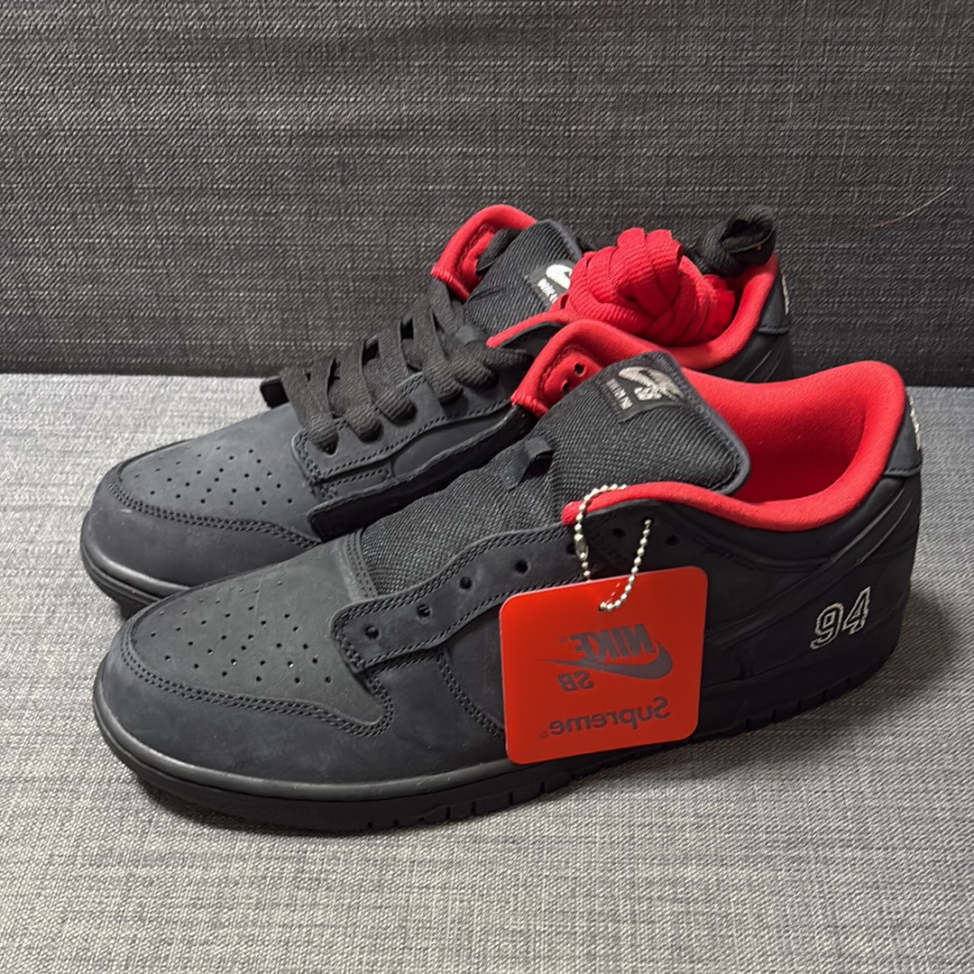 Supreme × Nike SB Dunk Low "Black" (25FW Week2)