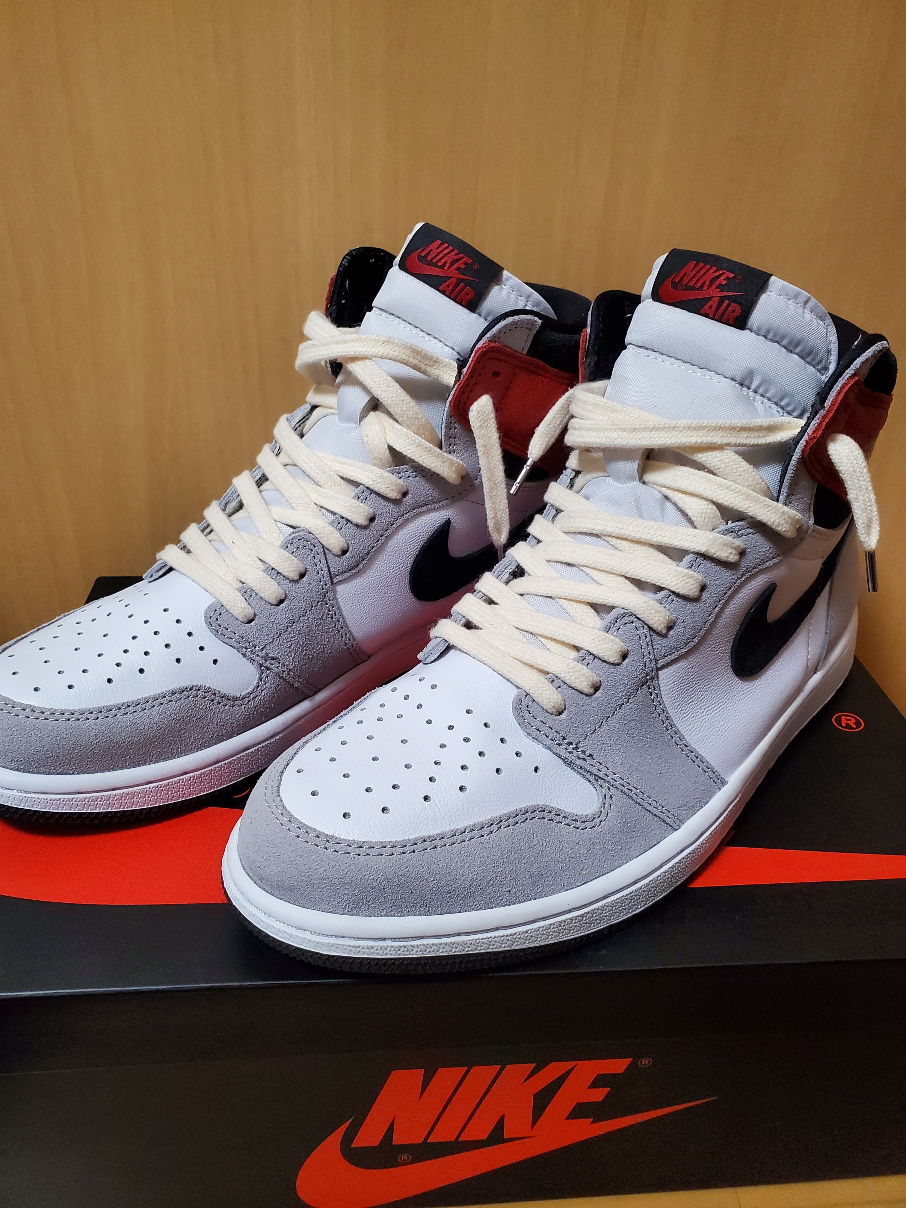 Nike Air Jordan 1 High OG "White/Black/Light Smoke Grey"