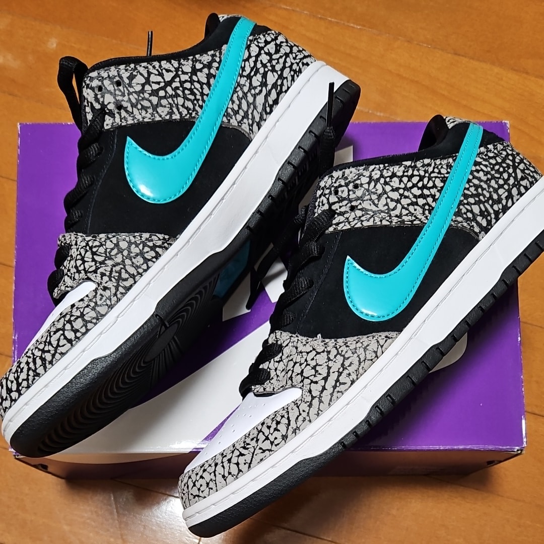 Nike SB Dunk Low "Elephant/Safari"