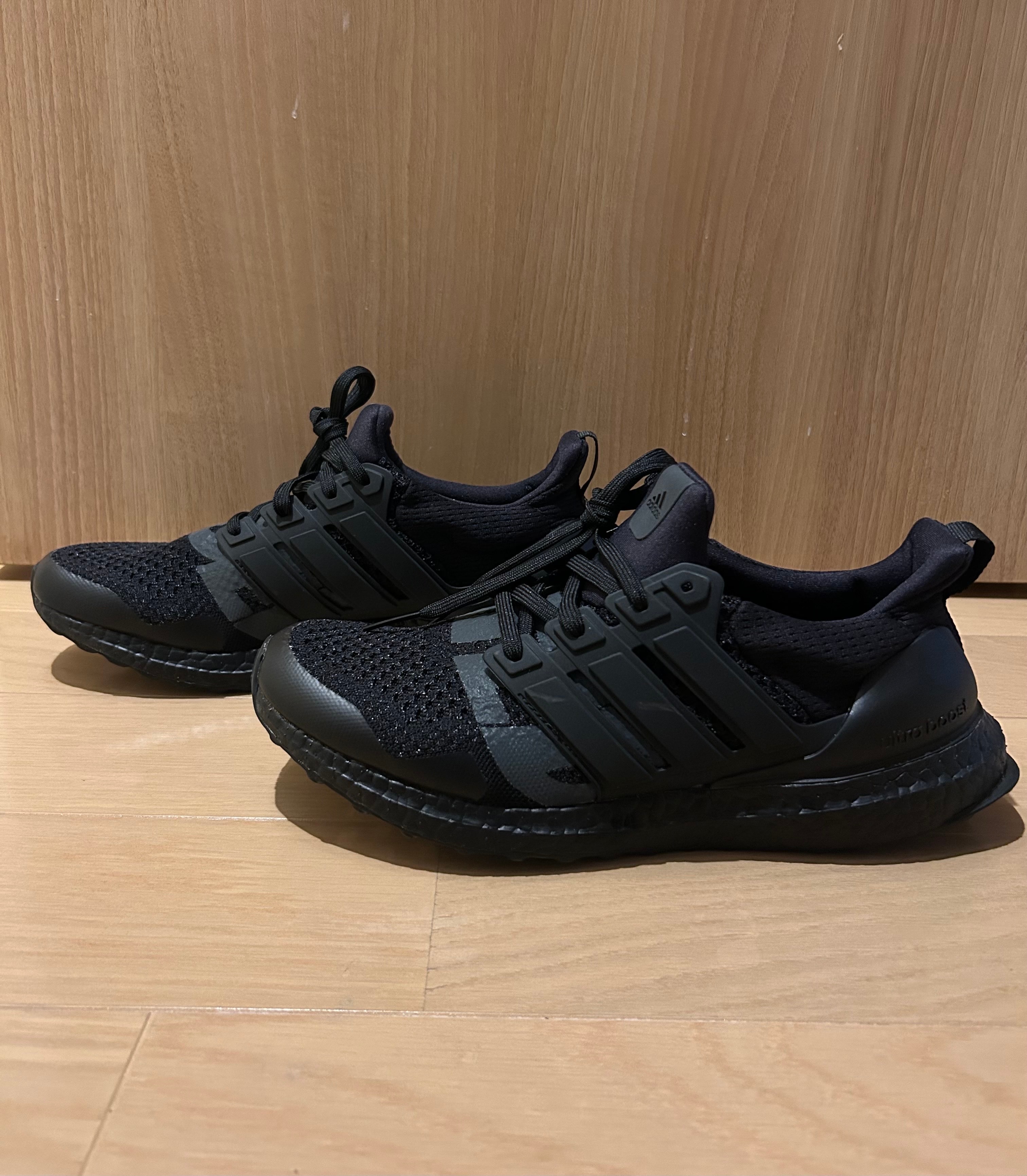 アディダス ウルトラブースト アンディフィーテッド "ブラックアウト"