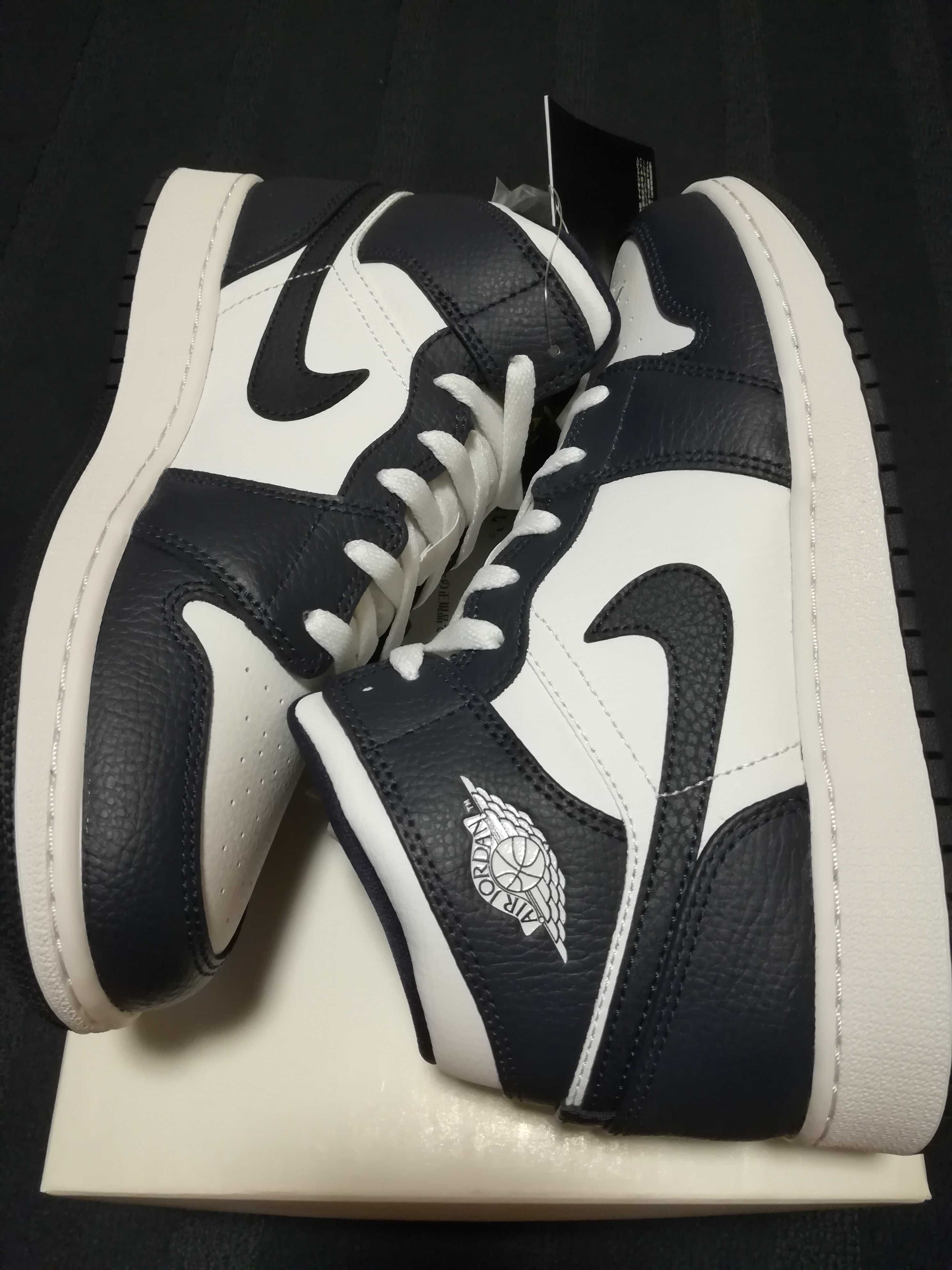 NIKE GS AIR JORDAN 1 MID "WHITE METALLIC GOLD OBSIDIAN"