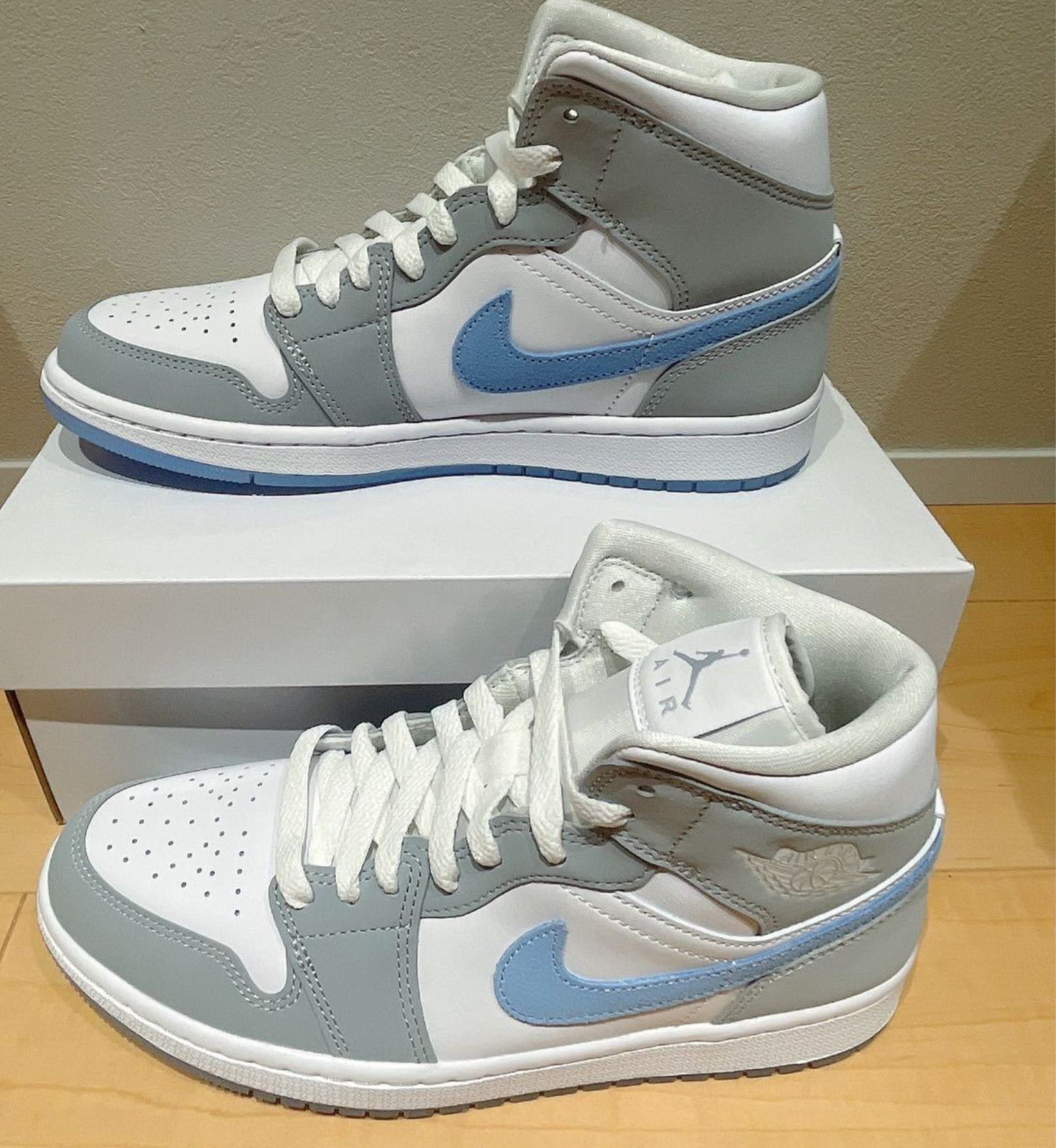 Nike Women's Air Jordan 1 Mid "Wolf Grey"
