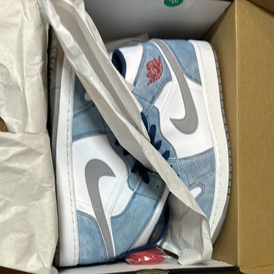 Nike Air Jordan 1 Mid SE "White/Hyper Royal/Red"