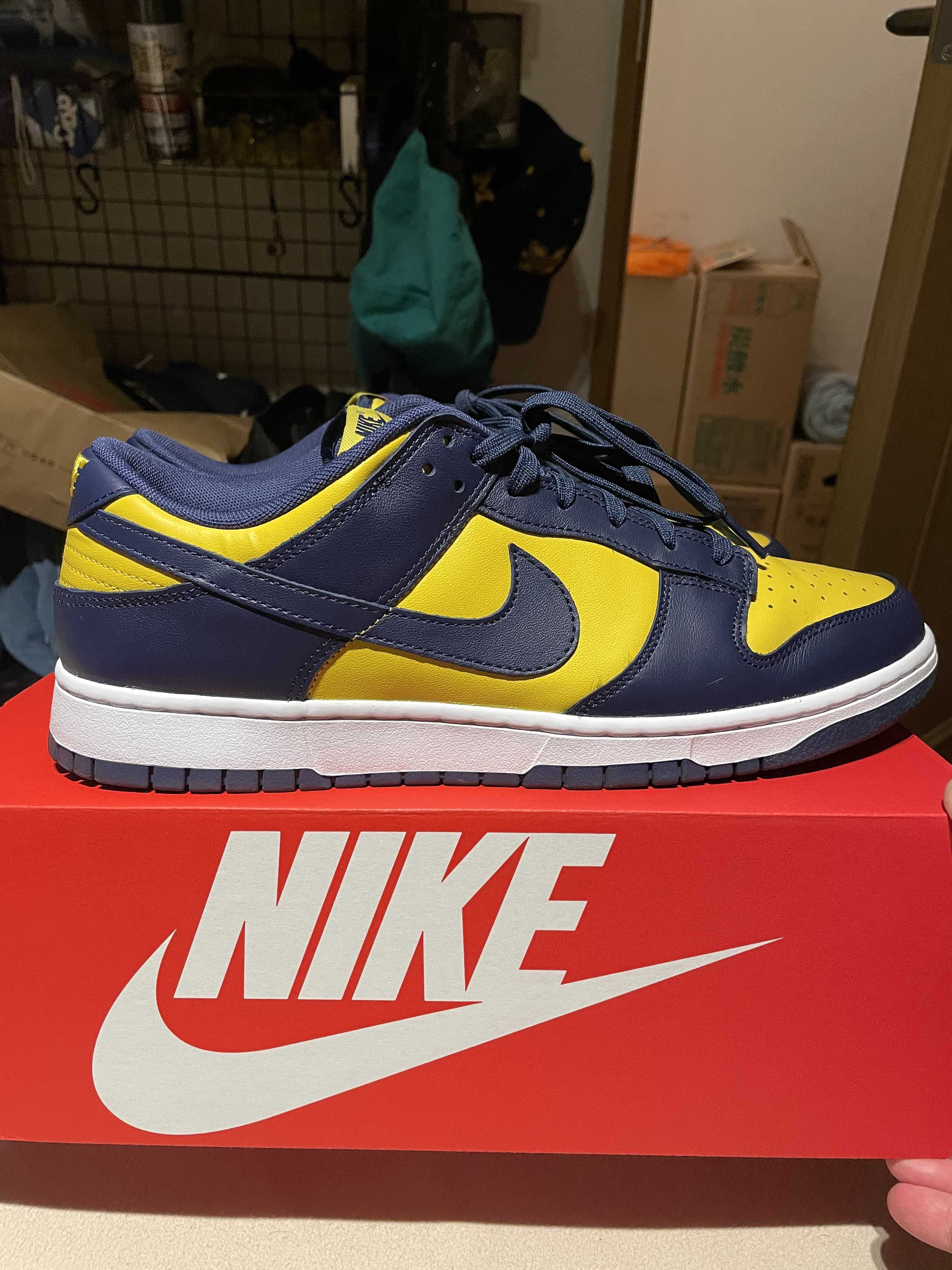 Nike Dunk Low "Michigan"