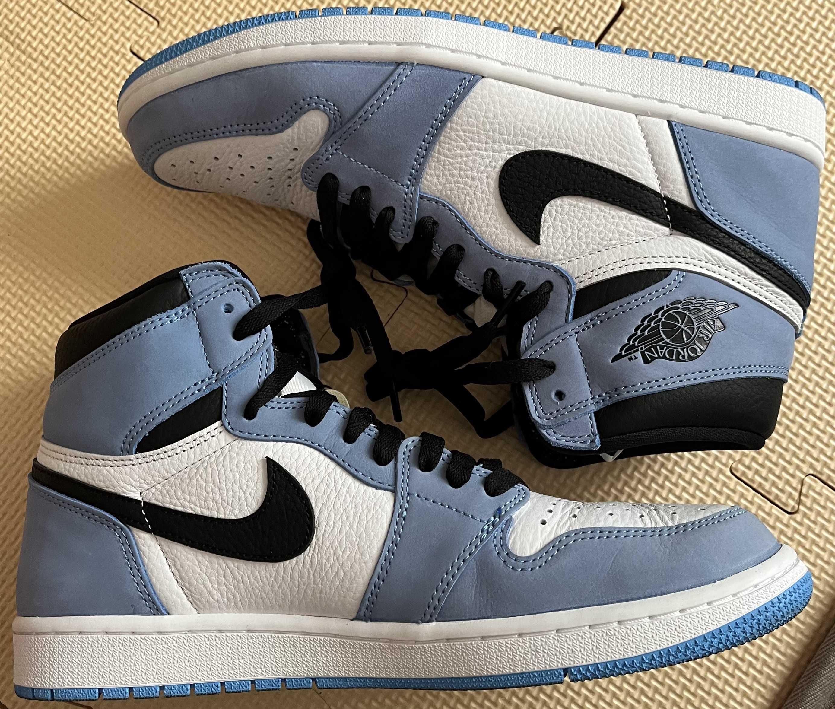 Nike Air Jordan 1 High OG "University Blue"